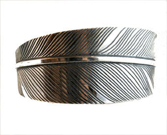 Elegant Bronze Shaded Feather Cuff Bracelet - Perfect for Boho Chic Outfits & Evening Events