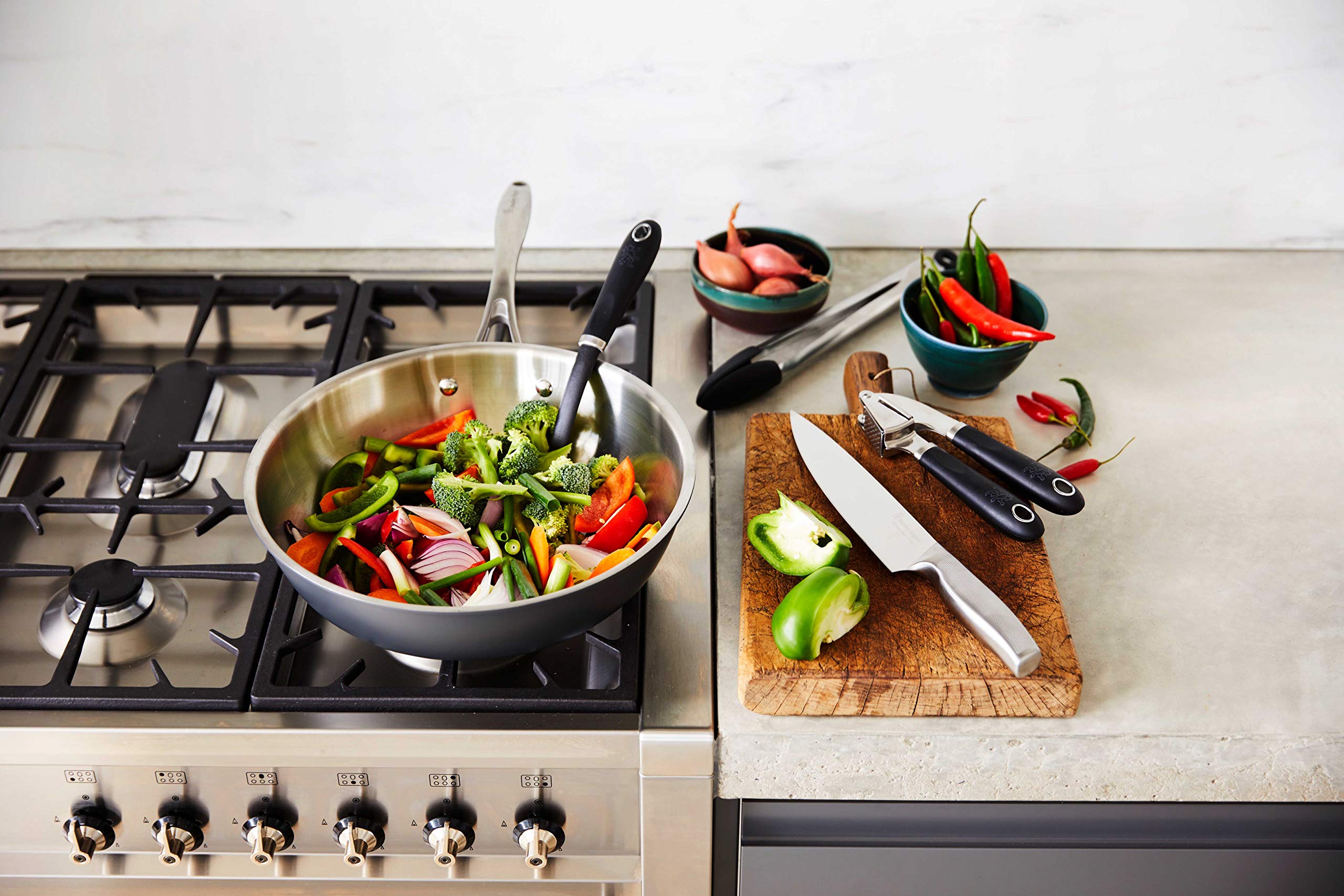 Stanley Rogers Professional 12-Inch Induction Compatible Wok Pan - Heavy Duty Stainless Steel Stir Fry Pan with Cool-Touch Handle - Perfect for Asian Cooking, Sautéing & High Heat Stir Frying (Silver/Black)