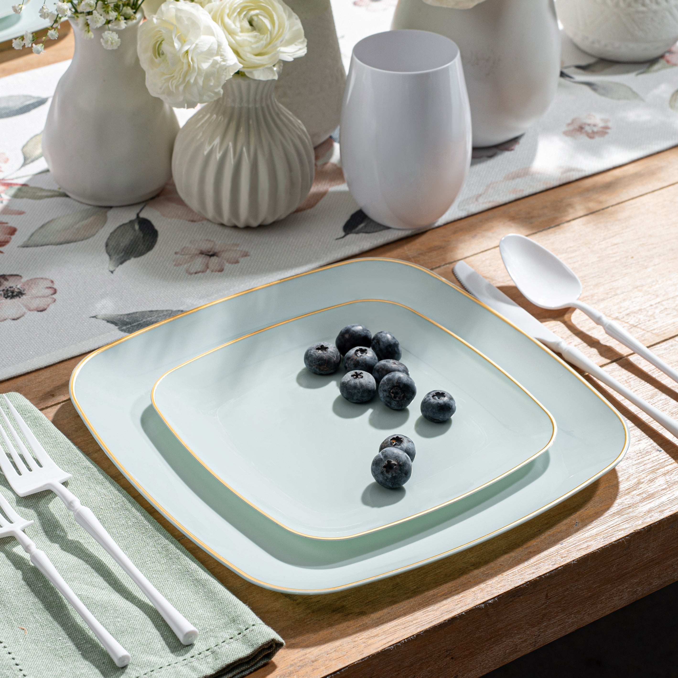 32-Piece Turquoise & Gold Square Plastic Dinnerware Set - Elegant Disposable Plates, Cups, Forks & Spoons for 16 Guests - Perfect for Weddings, Parties, BBQs & Outdoor Events
