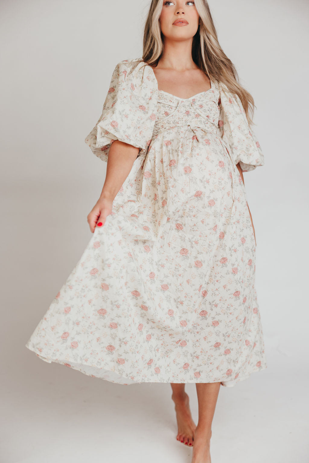 Harlow Maxi Dress in Off White Floral - Bump Friendly Maternity Dress & Inclusive Sizing (S-3XL) | Perfect for Pregnancy, Beach Vacations & Summer Weddings