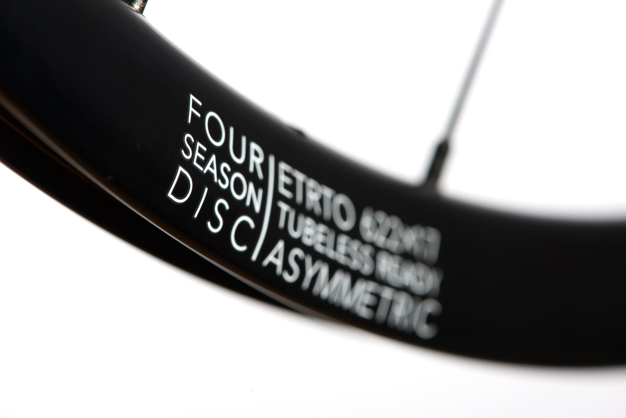 Mason x HUNT 4 Season Disc Rim - Front Wheel for Road & Gravel Bikes | All-Weather Performance for Commuting, Touring & Adventure Cycling
