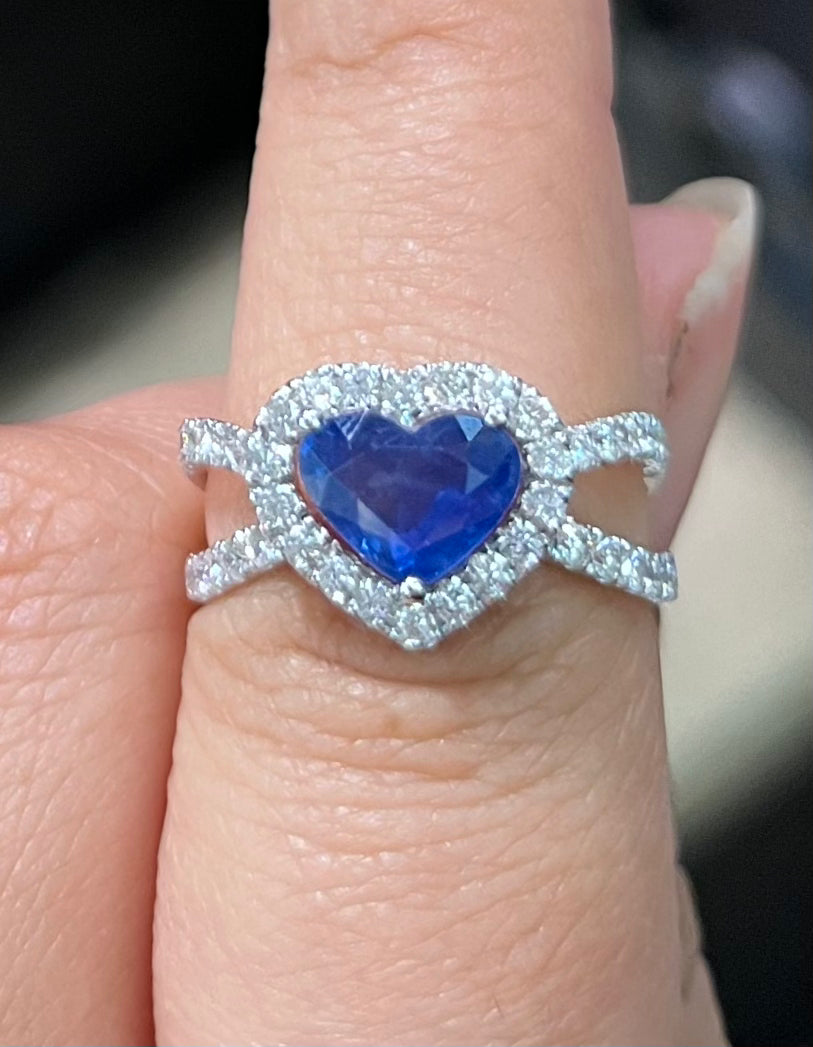 Exquisite Heart Shaped Sapphire & Diamond Halo Engagement Ring - Perfect for Valentine's Day, Anniversary & Romantic Proposals