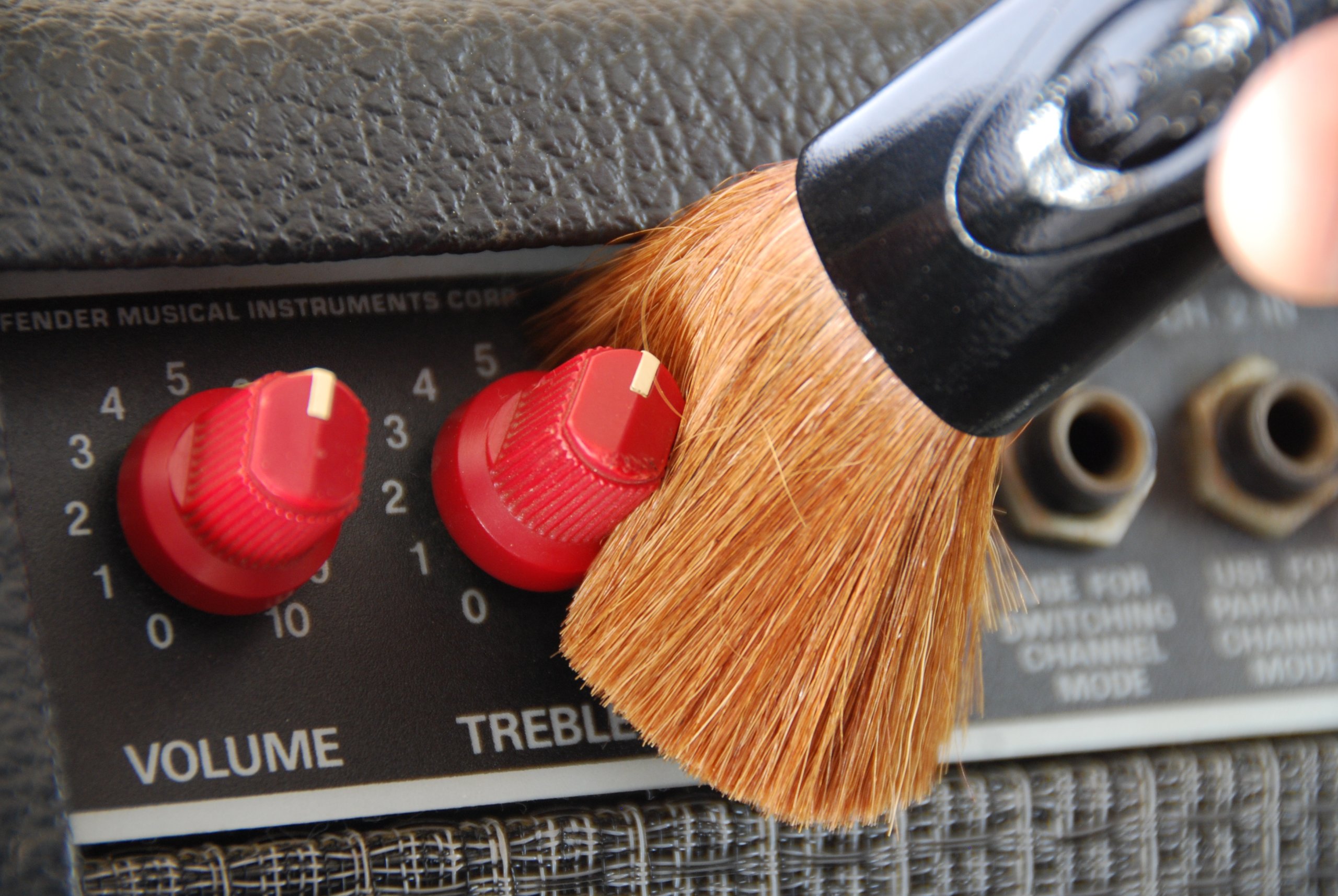 MusicNomad MN205 Nomad String, Body & Hardware Cleaning Tool for Guitars & Instruments – Perfect for Home, Studio & Stage Use