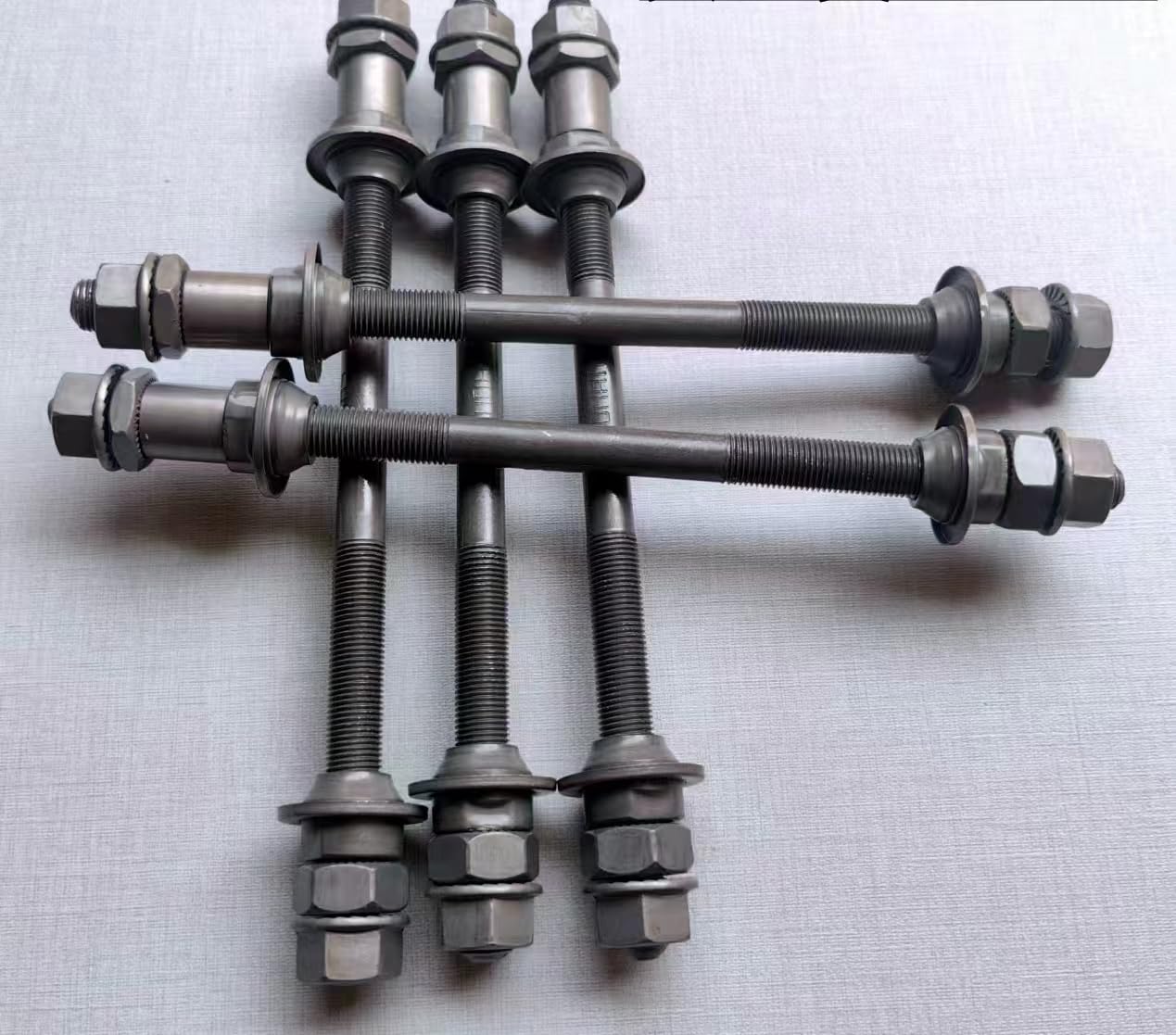 Black Bike Axle 190MM for Bicycle Rear Hub - 3/8