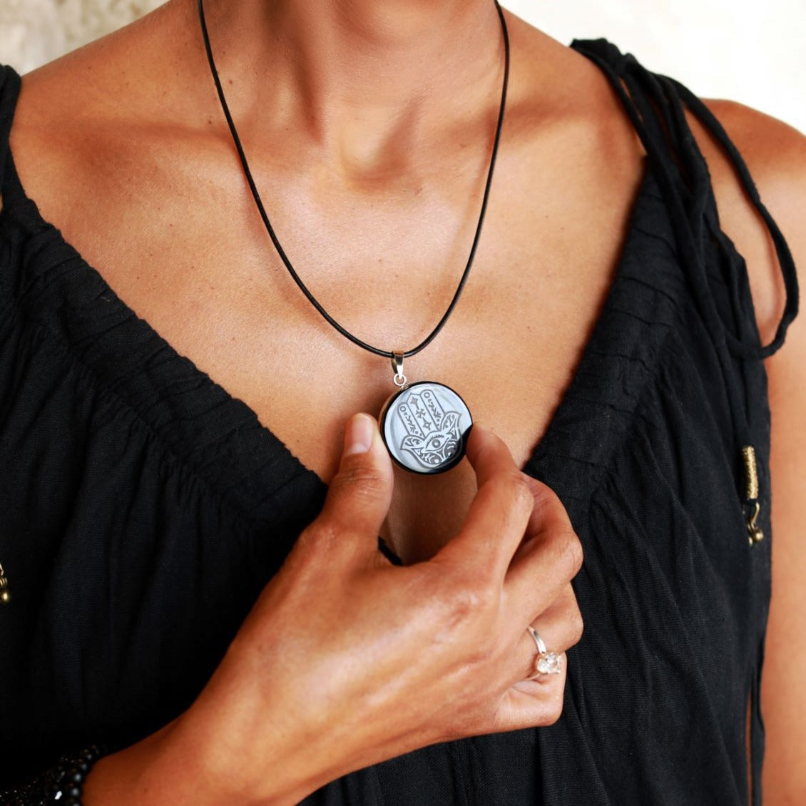 Black Obsidian Crystal Hamsa Necklace for Women - Protection & Healing Stone Pendant - Spiritual Jewelry for Meditation, Yoga & Positive Energy