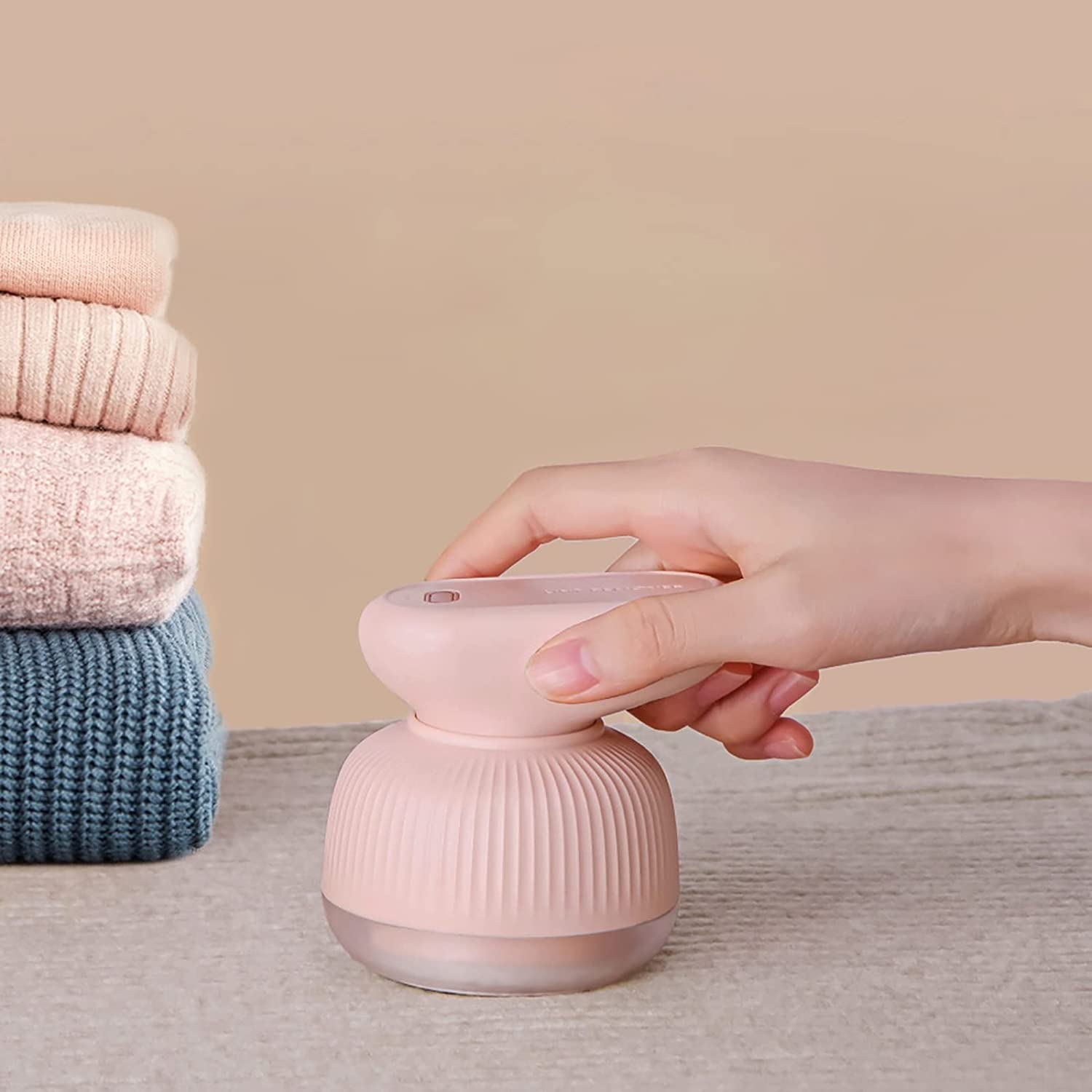 Electric Fabric Shaver & Lint Remover - USB Rechargeable Sweater Shaver for Pilling, Fuzz, and Hairball Removal - Perfect for Clothes, Blankets, and Upholstery