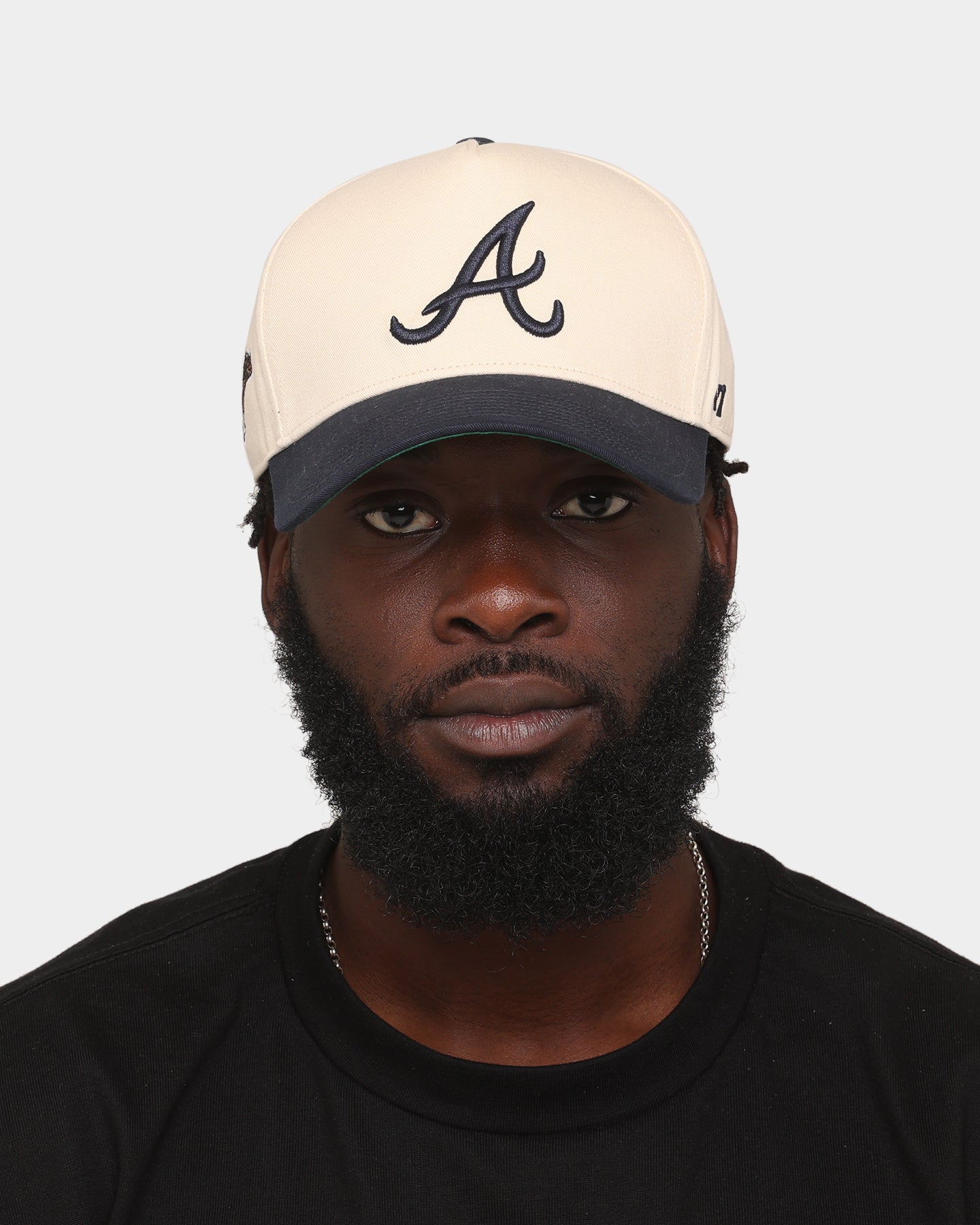 47 Brand Atlanta Braves Sure Shot MVP DT Snapback Hat - Natural/Navy Adjustable Baseball Cap for Men & Women - Perfect for Sports Fans, Casual Wear & Outdoor Activities
