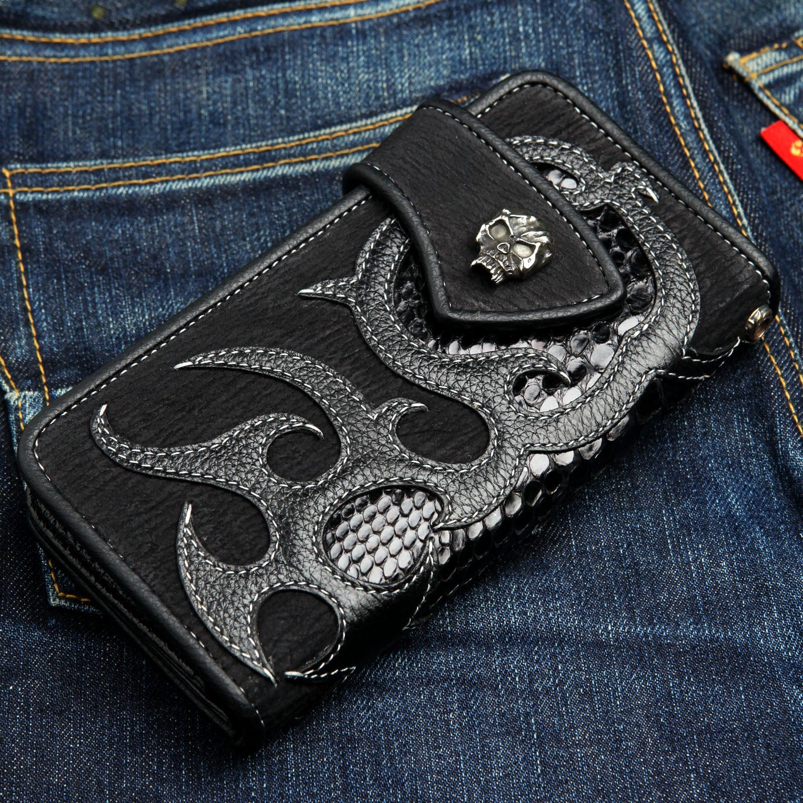 Genuine Black Leather Biker Wallet with Tribal Skull Snap - Stylish & Durable Motorcycle Wallet for Men - Perfect for Bikers, Riders & Outdoor Enthusiasts