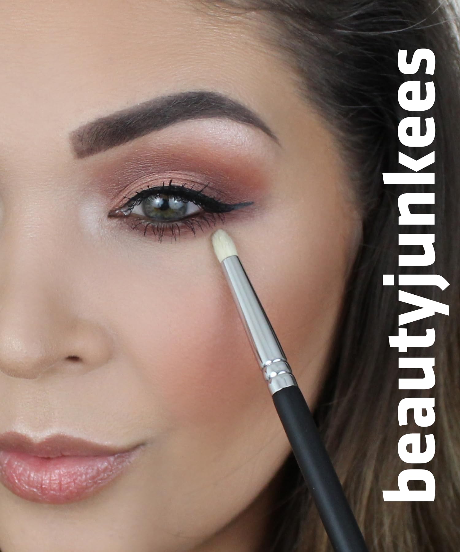 Professional Eye Makeup Brush Set - Soft Synthetic Pencil Brush, Small Eyeshadow Brush, Eyeliner Smudge Brush & Crease Brush for Blending Powder, Cream & Liquid Makeup | Perfect for Smokey Eyes, Cut Crease & Everyday Eye Looks