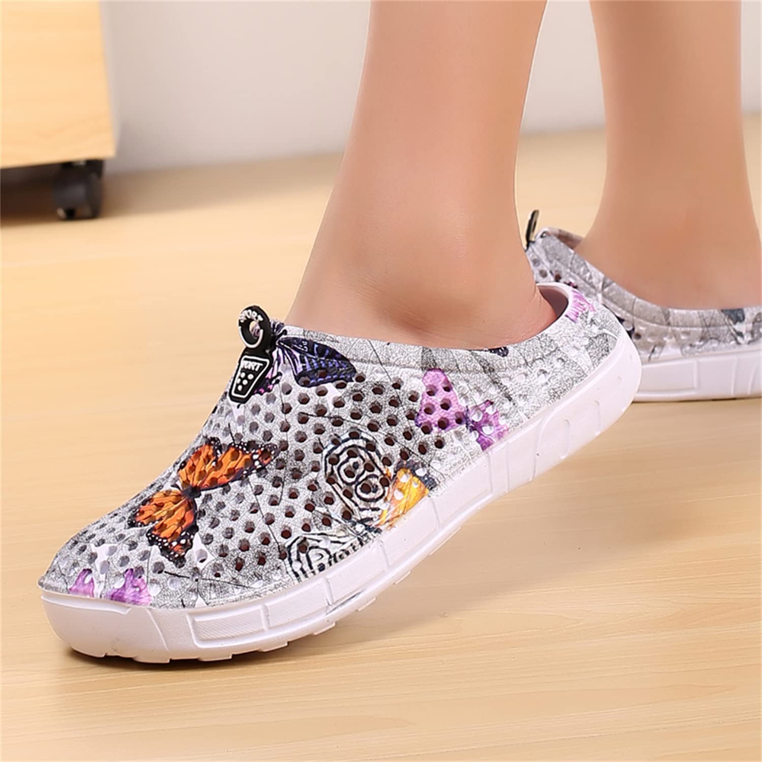 **Women's Breathable Garden Clogs - Comfortable Water Shoes for Beach, Bathing, Walking & Travel - Non-Slip Slippers for Home, Pool & Outdoor Activities**