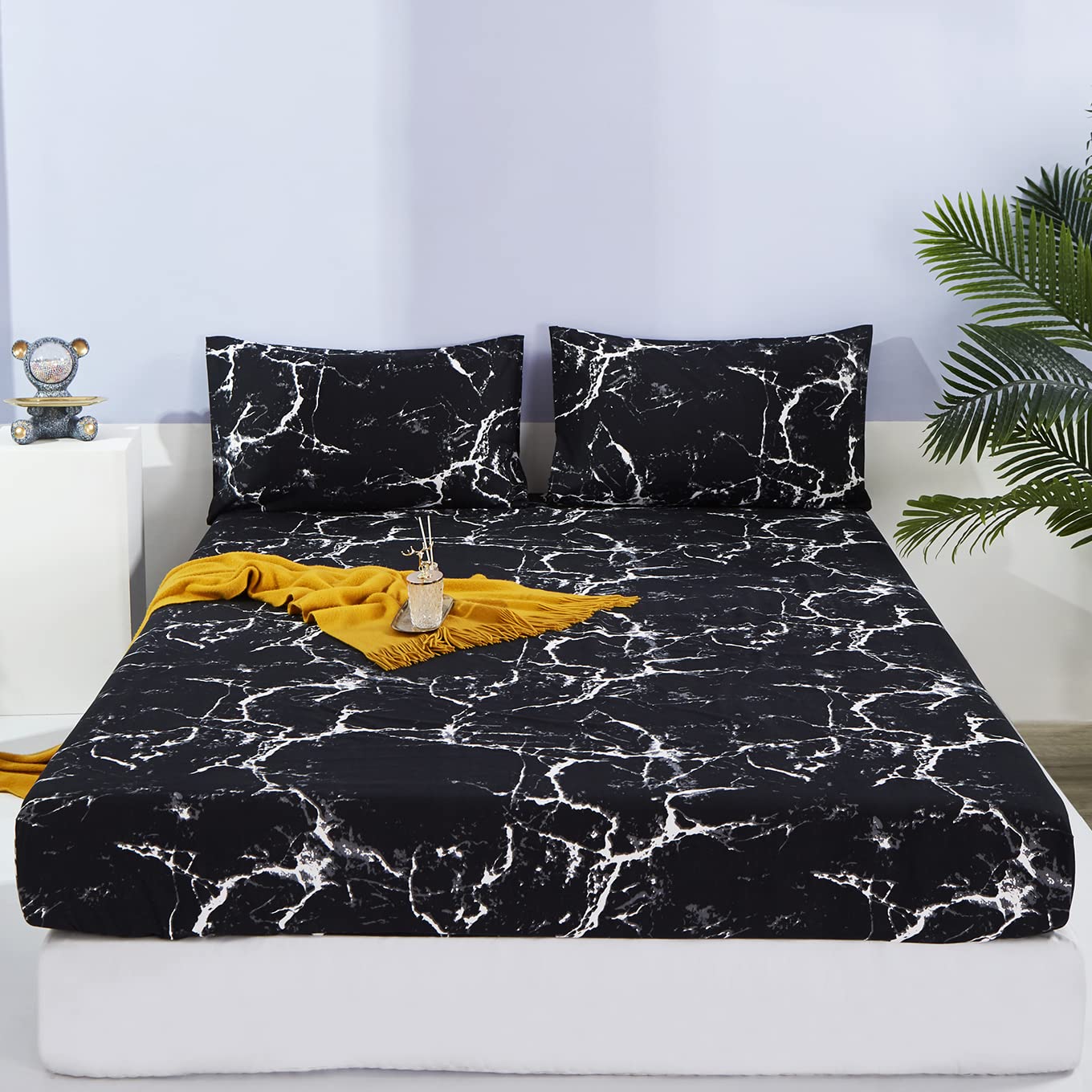 KAREVER Black Marble Bed Sheet Set - 4 Piece Queen Size Bedding with 1 Fitted Sheet, 1 Flat Sheet & 2 Pillowcases - Luxury Marble Pattern for Women & Men - Perfect for Master Bedrooms, Guest Rooms & Dorm Decor