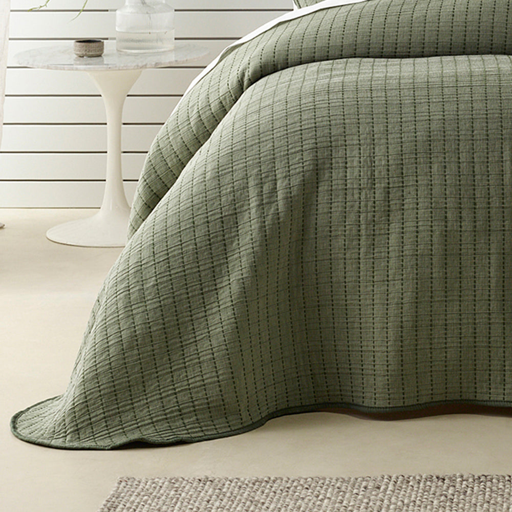 Bari Green King Size Bedspread Set - Soft & Luxurious Bed Cover for Master Bedroom, Guest Room, or Hotel Decor