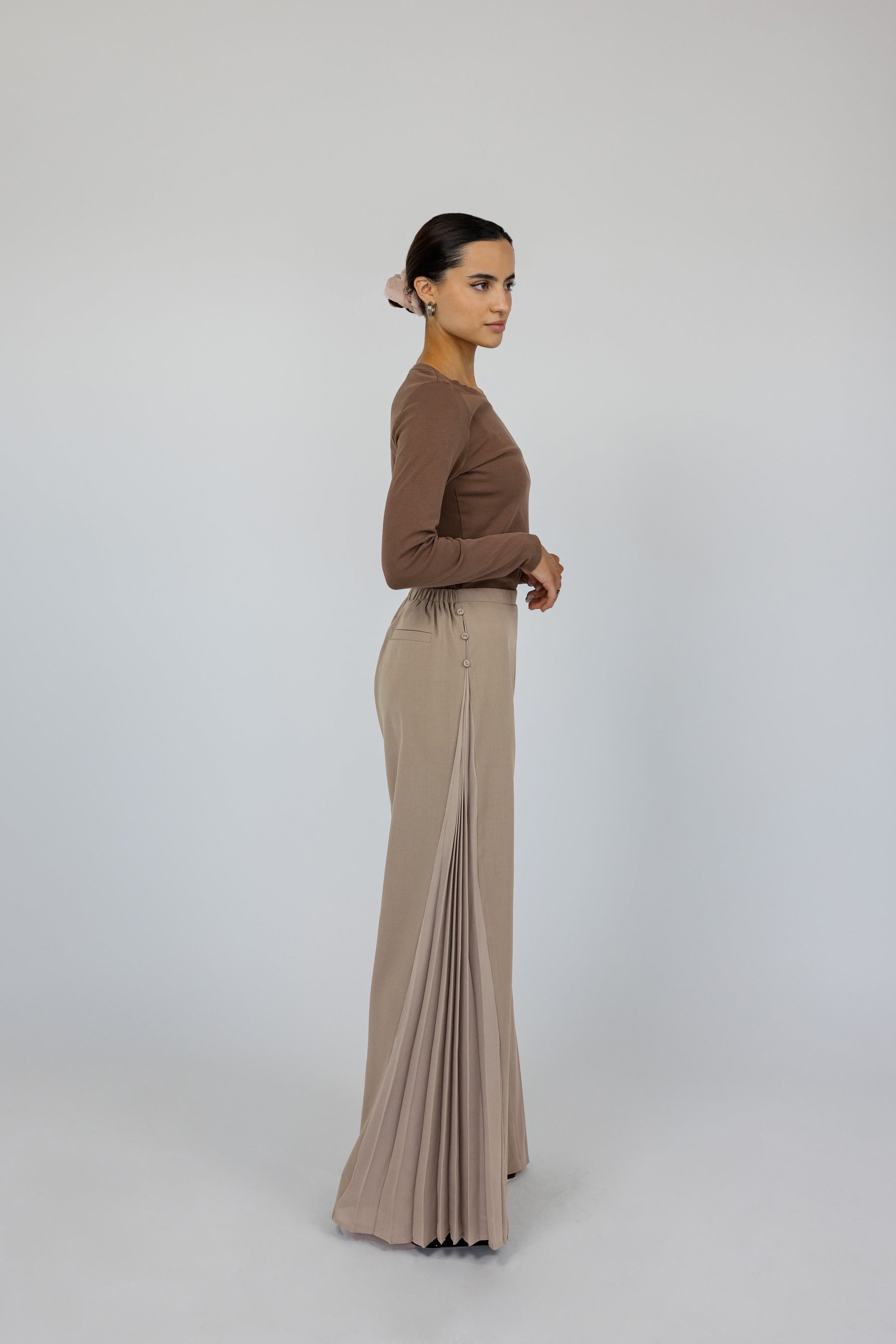 Stylish Pleated Self Contrast Pants for Women - High Waisted Trousers with Comfortable Fit - Perfect for Office, Casual Wear & Special Occasions
