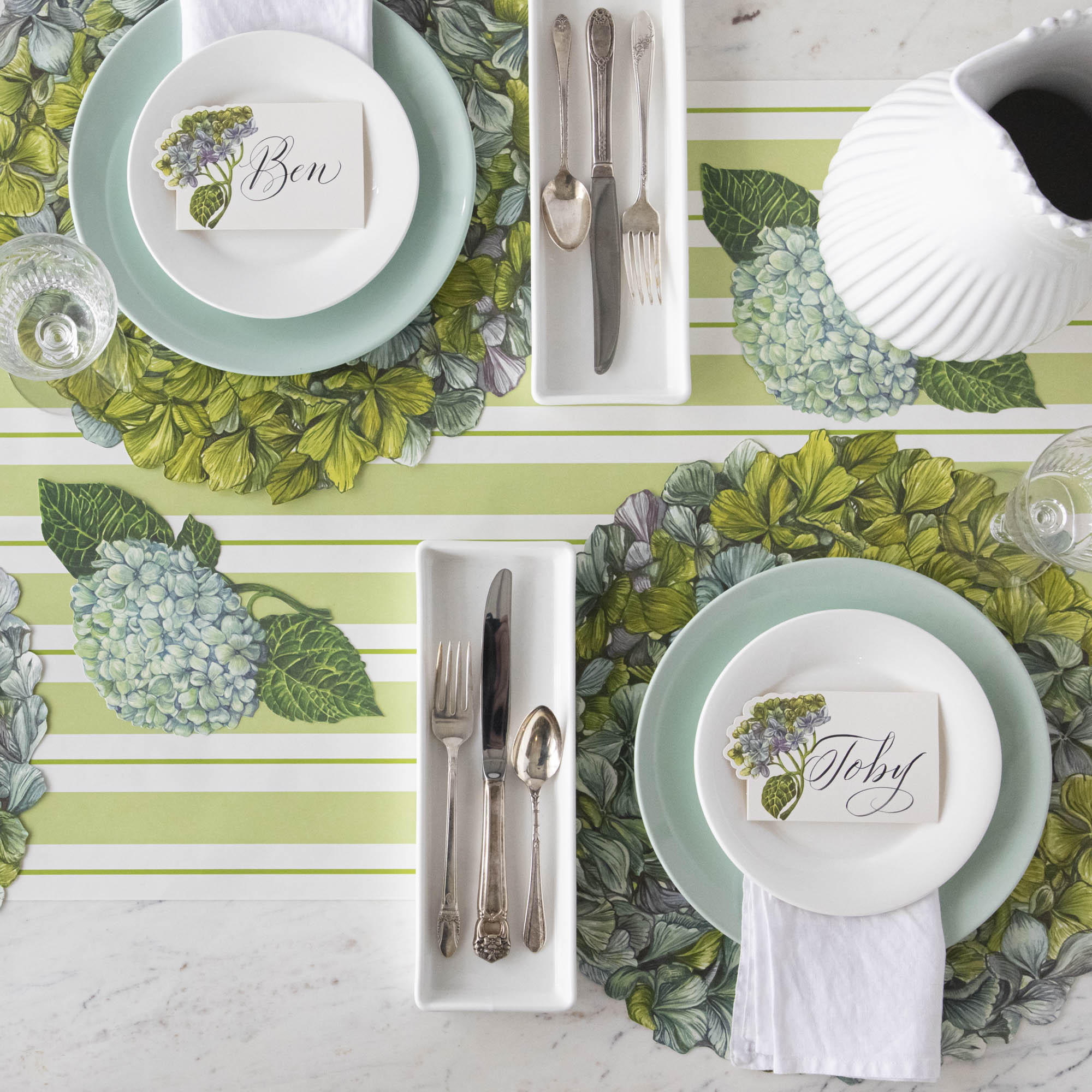 Premium Die-Cut Hydrangea Placemats - Waterproof Vinyl Table Mats for Dining, Kitchen, and Party Decor - Set of 4 Floral Table Setting Accessories