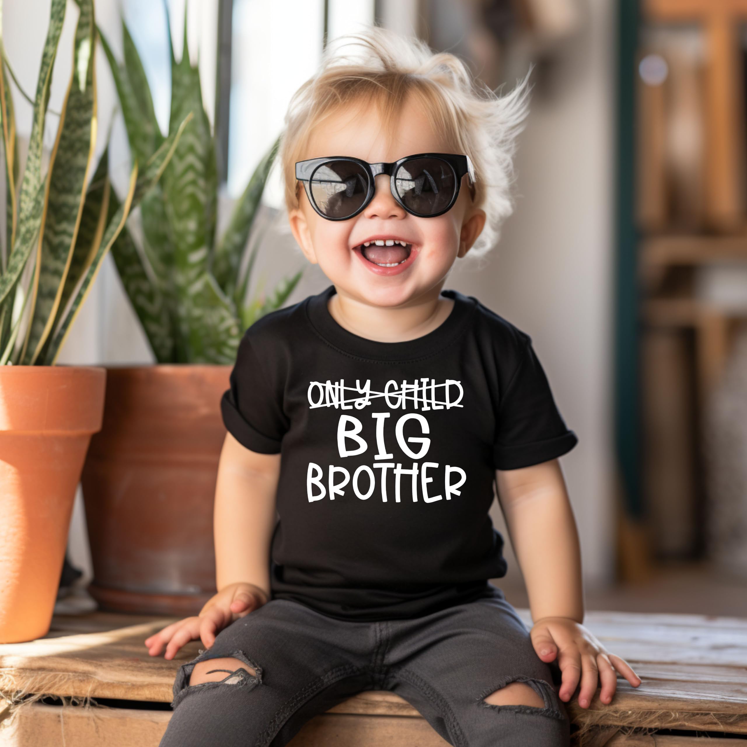 Big Brother Announcement Shirt for Boys - Cute Sibling Reveal Outfit for New Big Brothers | Perfect for Gender Reveals & Family Photos