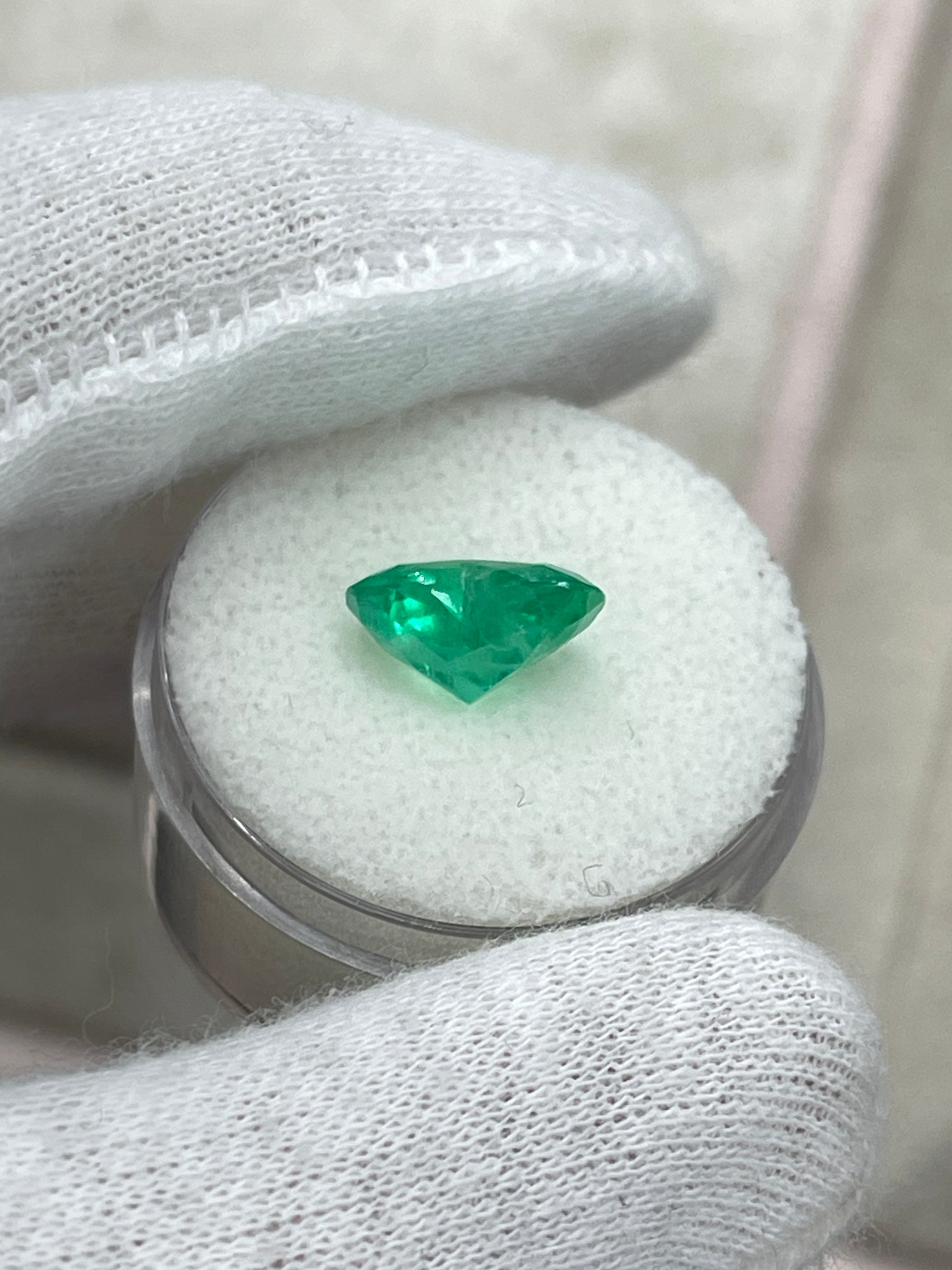 2.76 Carat 9x11mm Bright Medium Green Natural Loose Colombian Emerald Heart Cut Gemstone for Jewelry Making, Engagement Rings & Luxury Gifts