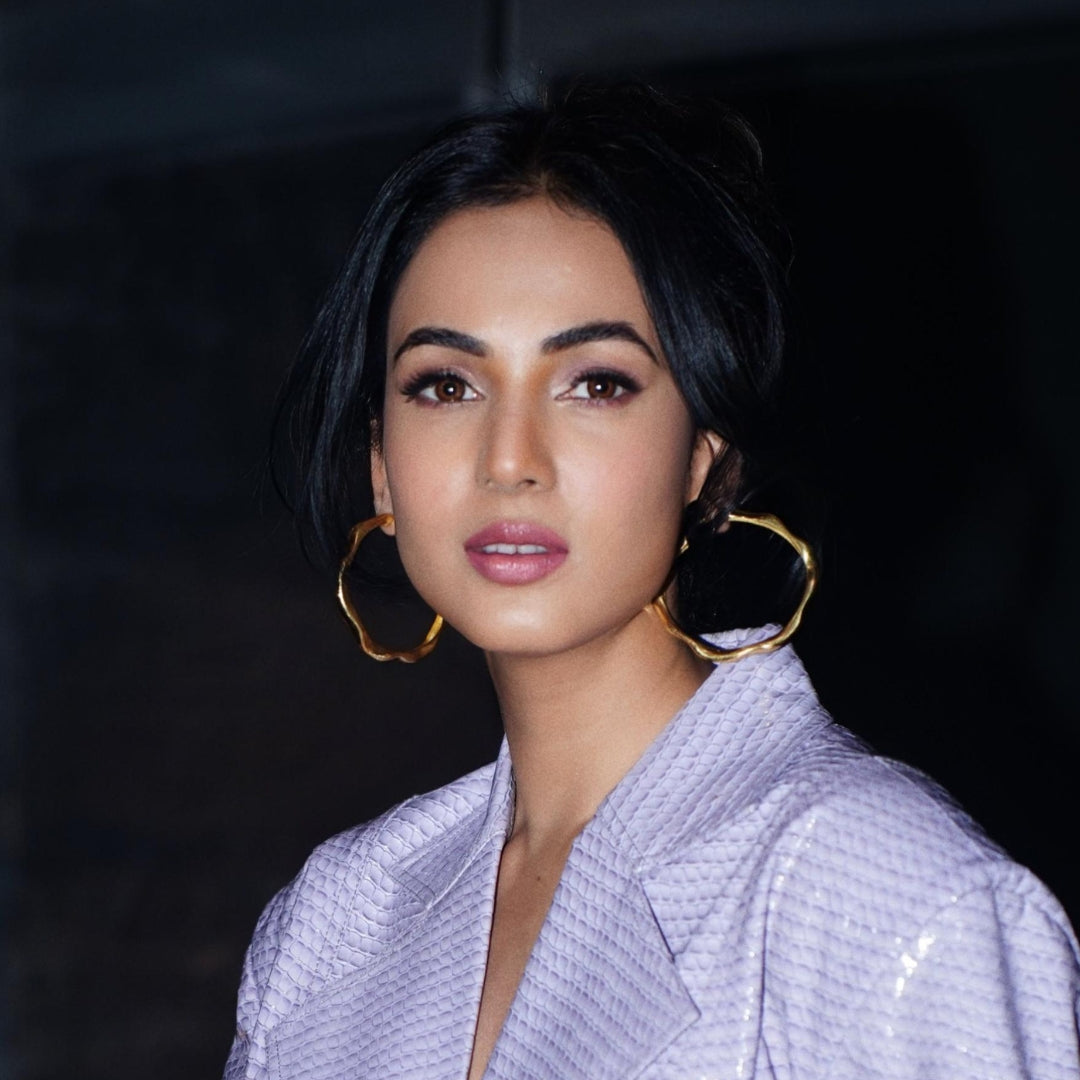 Stylish Gold Oversized Hoop Earrings for Women - Trendy Statement Jewelry for Parties, Weddings & Everyday Wear