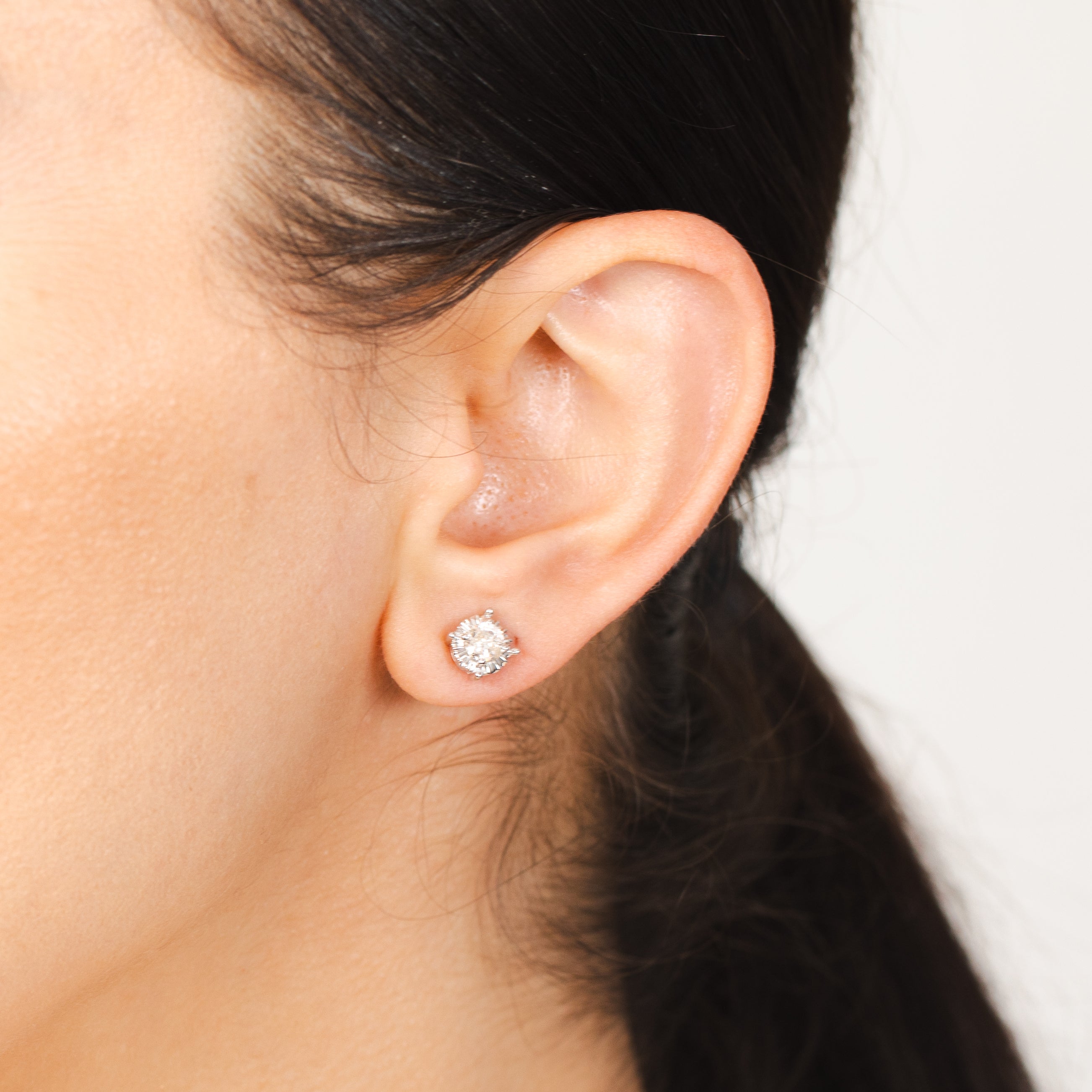 9ct White Gold 3/4 Carat Diamond Stud Earrings with Secure Disc Setting - Perfect for Weddings, Anniversaries & Special Occasions