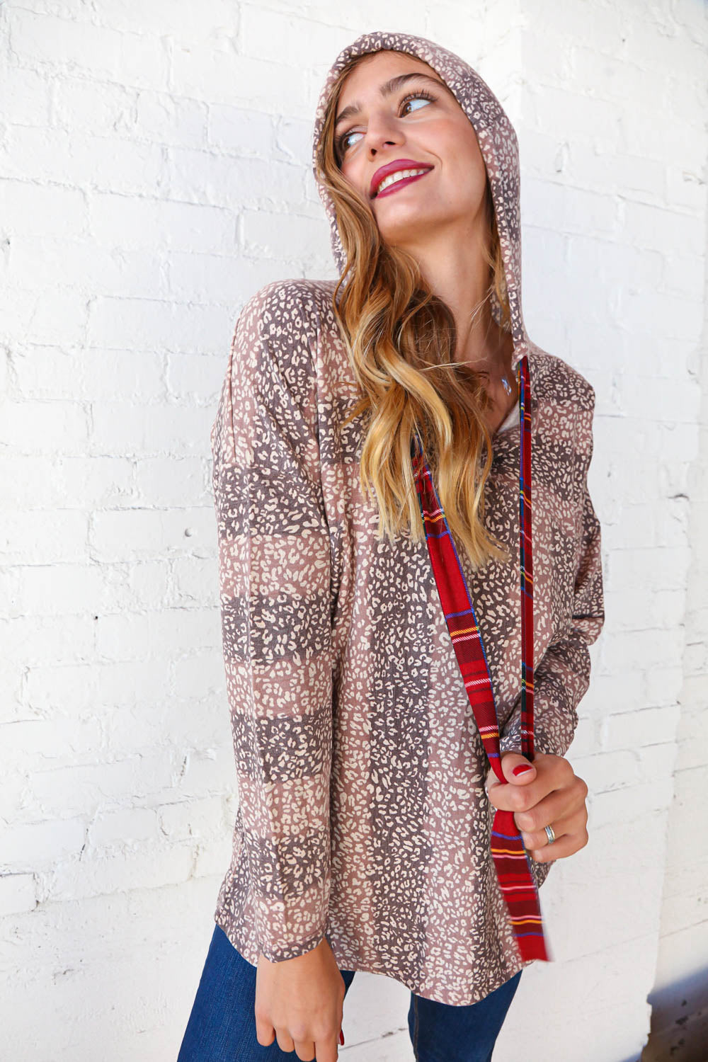 Beige Striped Animal Print Drawstring Hoodie for Women - Cozy Pullover Sweatshirt with Kangaroo Pocket | Casual Streetwear, Loungewear & Outdoor Activities