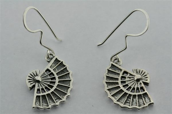 Stylish Fan-Shaped Earrings for Women - Trendy Dangle Drop Earrings for Parties & Special Occasions - Perfect Gift for Fashion Lovers