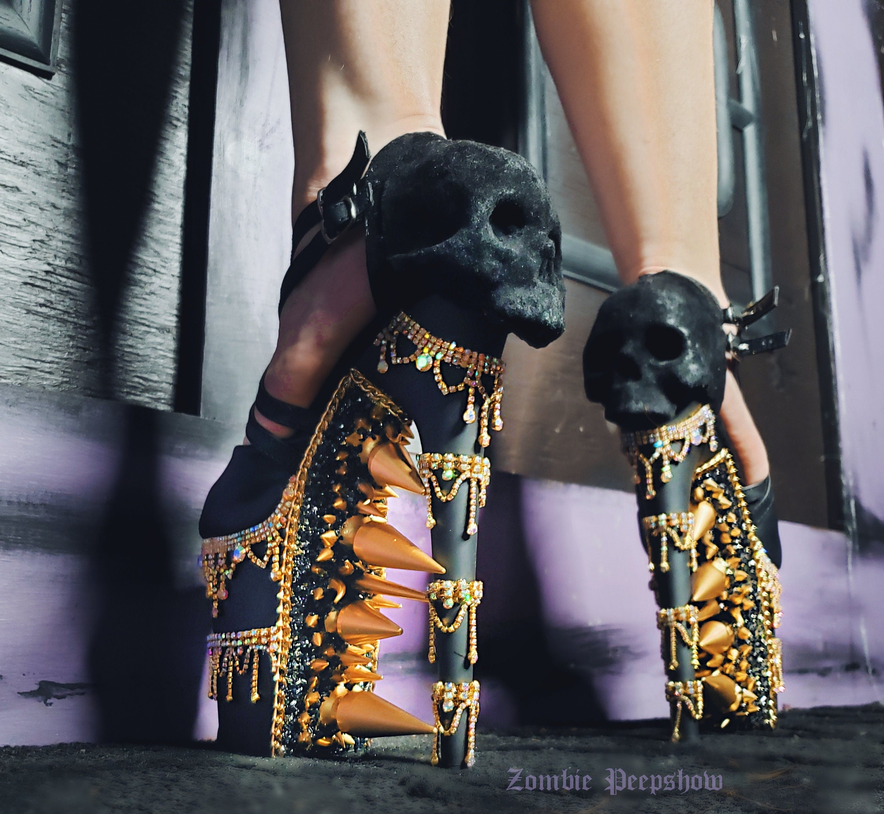 Luxury Gold Velvet Skull Pumps for Women - Gothic Halloween Party Shoes - Elegant High Heels for Evening Events, Cosplay & Night Out