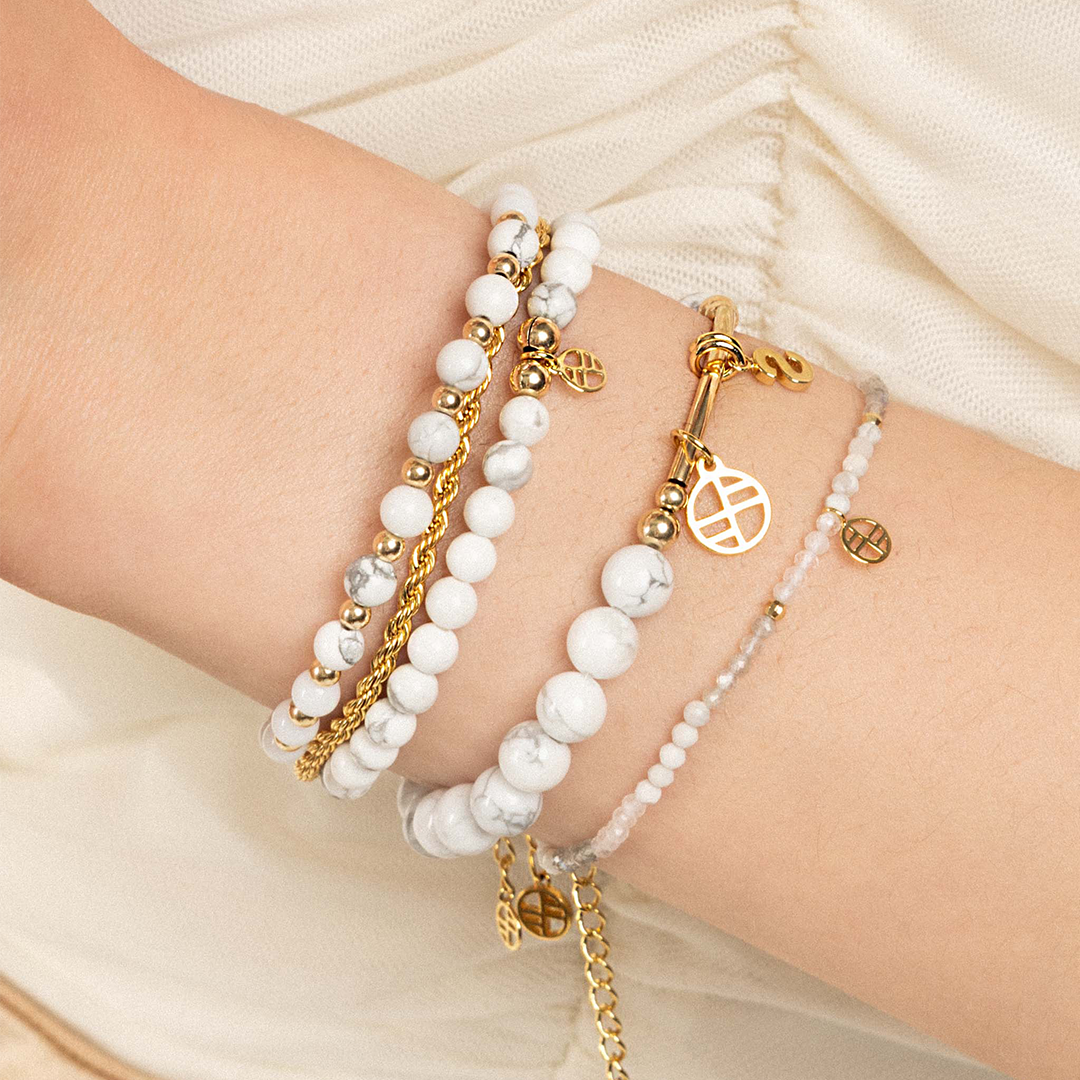 Howlite Charm Bracelet - Stone of Clarity & Healing Crystal for Stress Relief - Perfect for Meditation, Yoga & Spiritual Healing