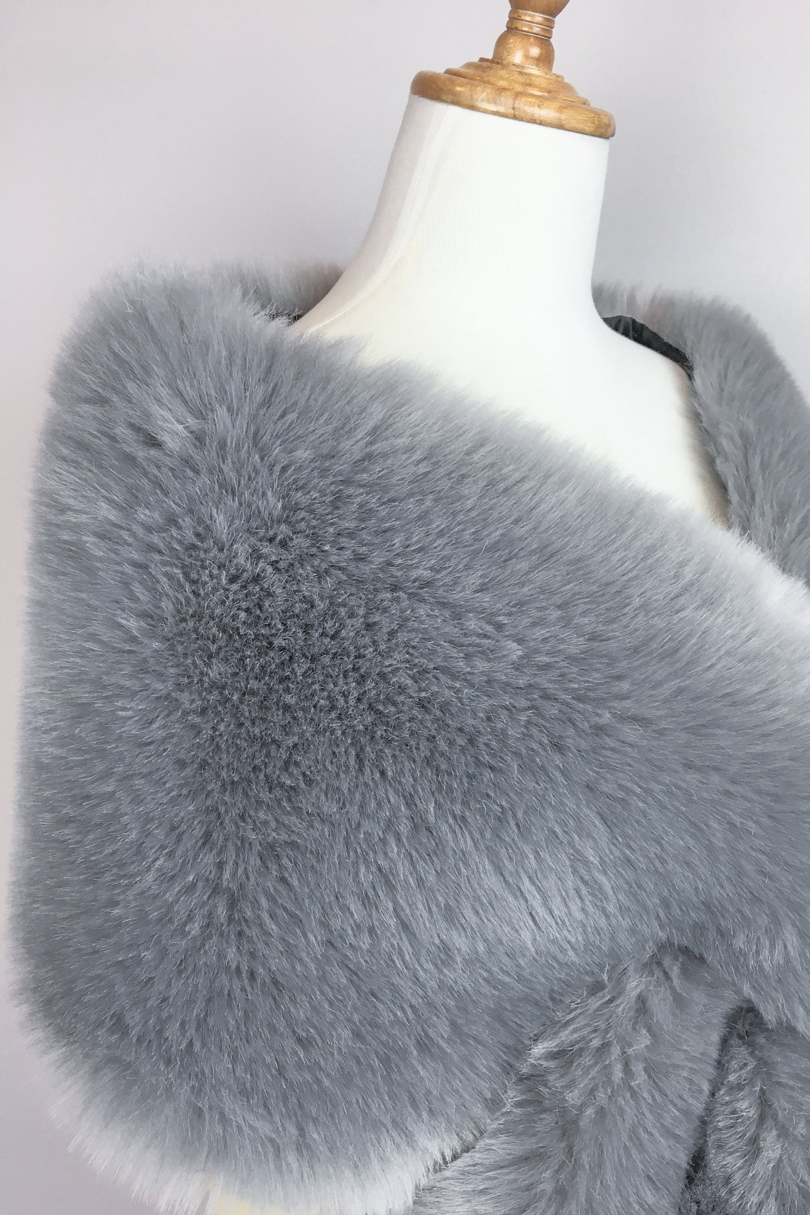 Light Gray Fur Shawl for Women - Soft & Warm Winter Wrap - Elegant Lilian Gry01 Shawl for Parties, Weddings & Evening Events