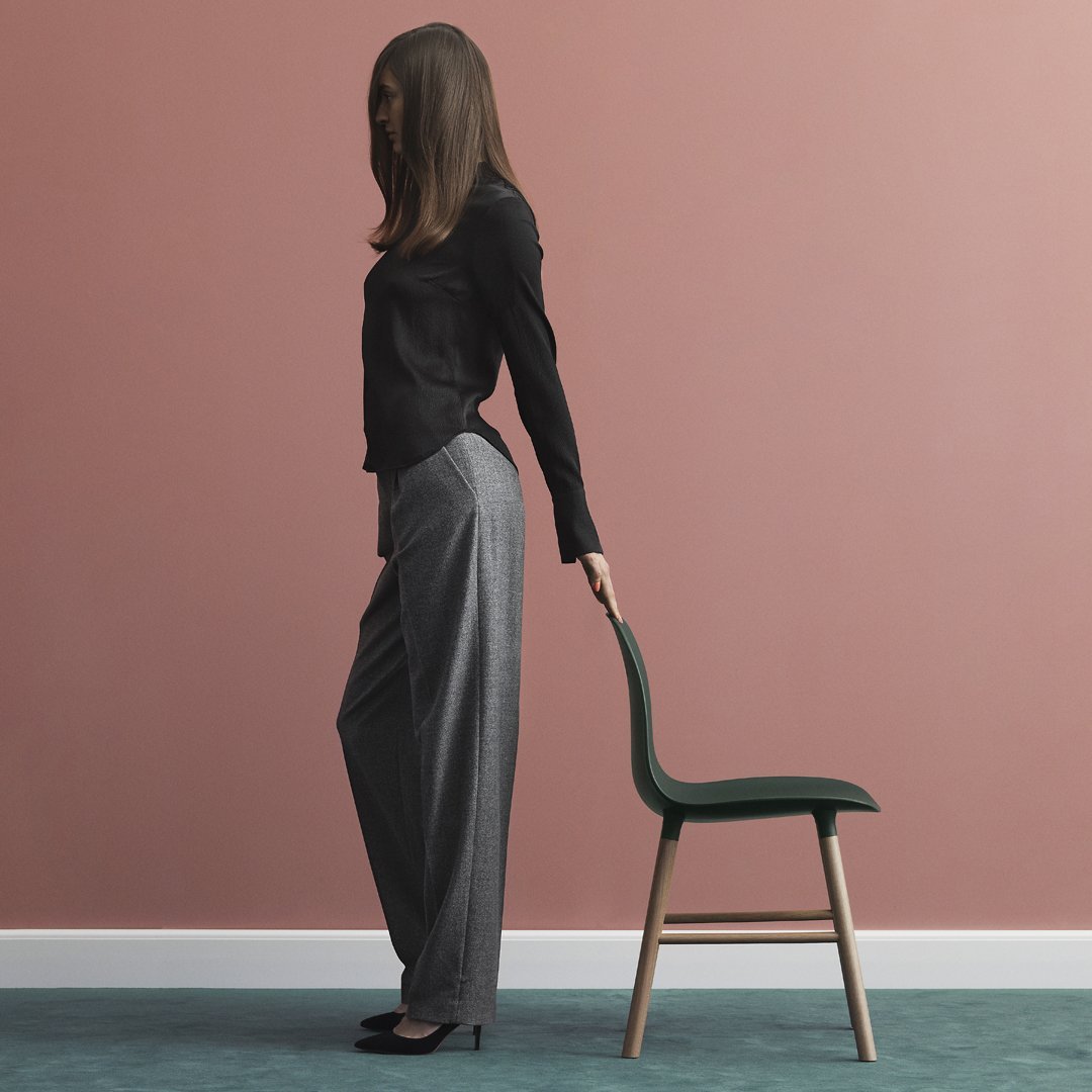 Modern Form Chair with Sturdy Wooden Legs - Perfect for Dining Room, Office, or Living Room Decor