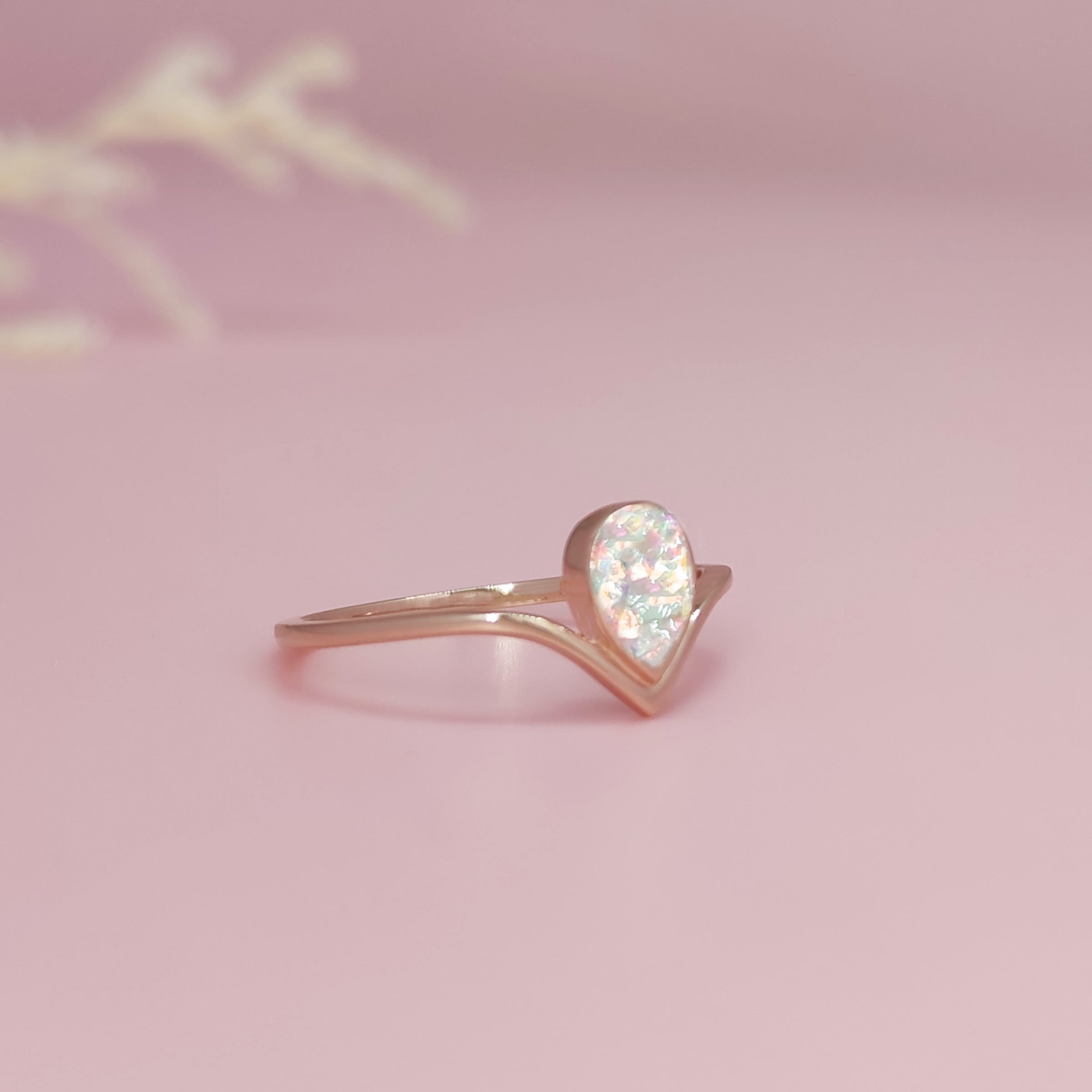 TenderDrop Solid Gold Ashes Ring for Men & Women - Elegant Memorial Jewelry for Loved Ones - Perfect for Remembrance, Gifts & Special Occasions