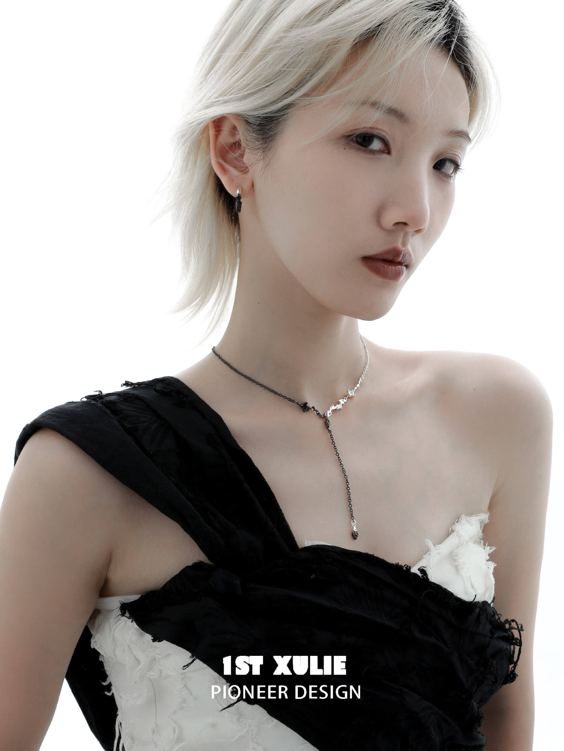 18K Platinum Plated Gradient Choker Necklace for Women - Elegant Layered Chain Jewelry for Parties, Weddings & Date Nights
