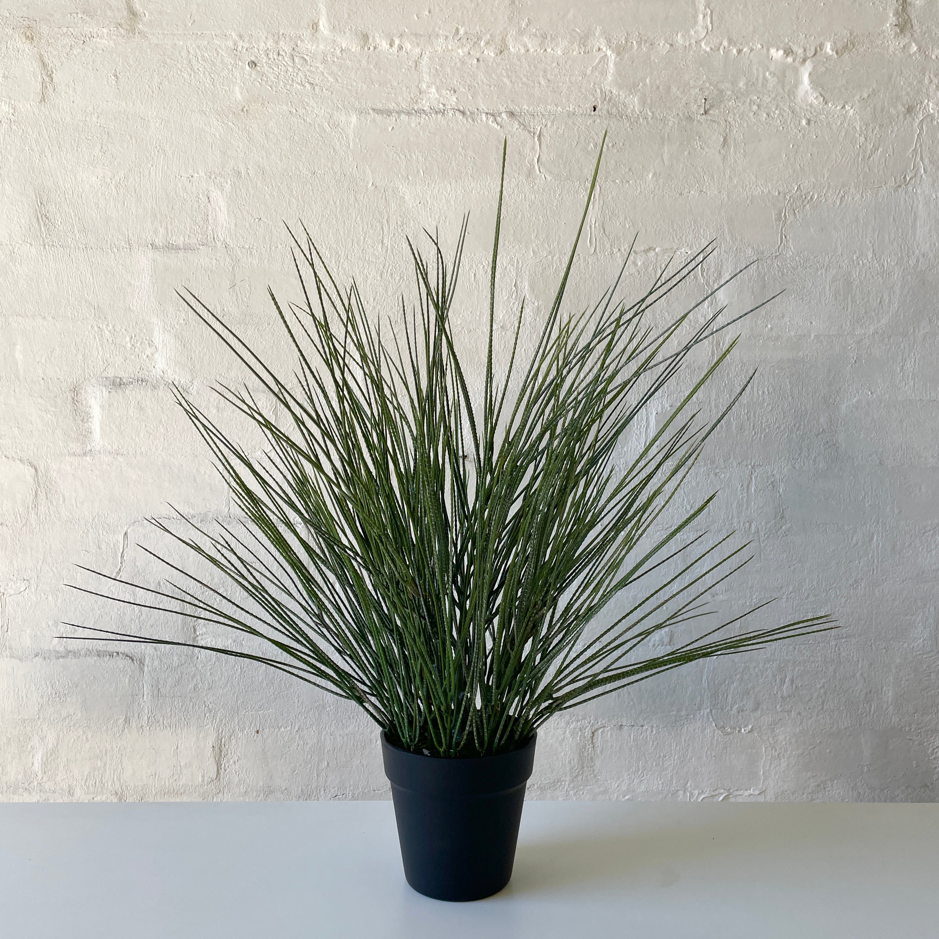 Artificial Reed Grass - Realistic Outdoor Fake Grass Decor for Landscaping, Garden, Patio & Poolside - UV Resistant & Low Maintenance Decorative Faux Grass