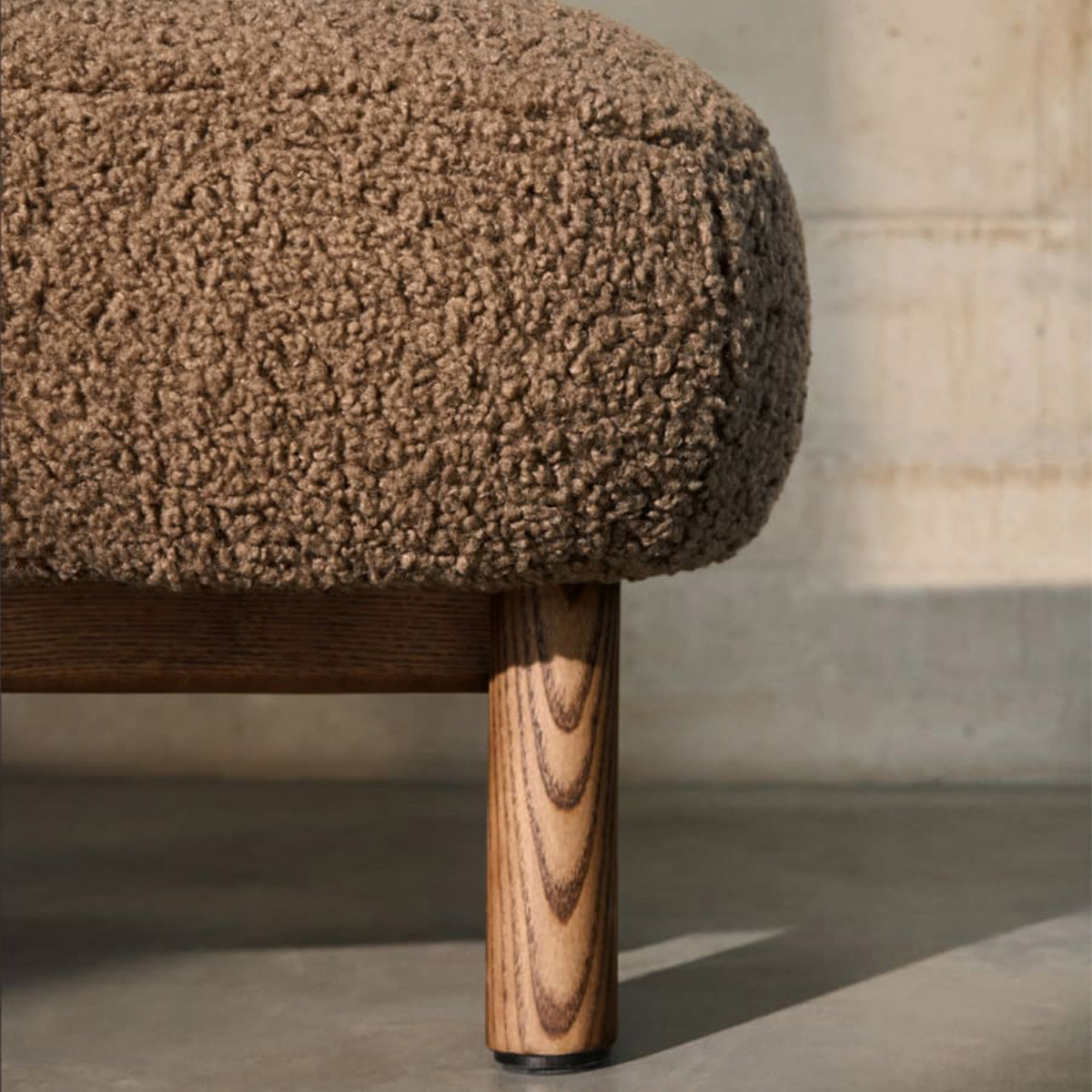 Kave Home Cabana Footrest Ottoman - Soft and Stylish Pouf for Living Room, Bedroom, or Nursery - Perfect for Extra Seating, Foot Support, and Home Decor