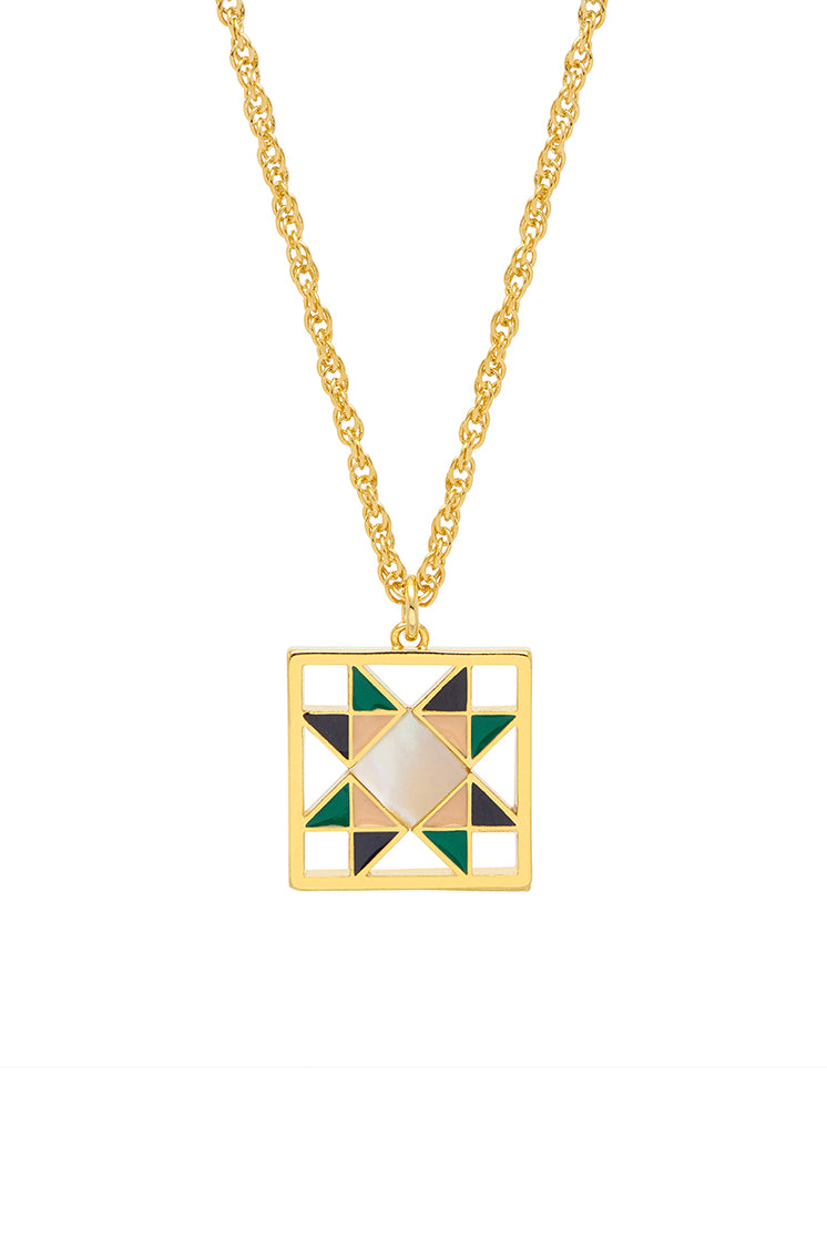 Elegant Quilted Square Pendant Necklace for Women - Perfect for Date Night & Special Occasions