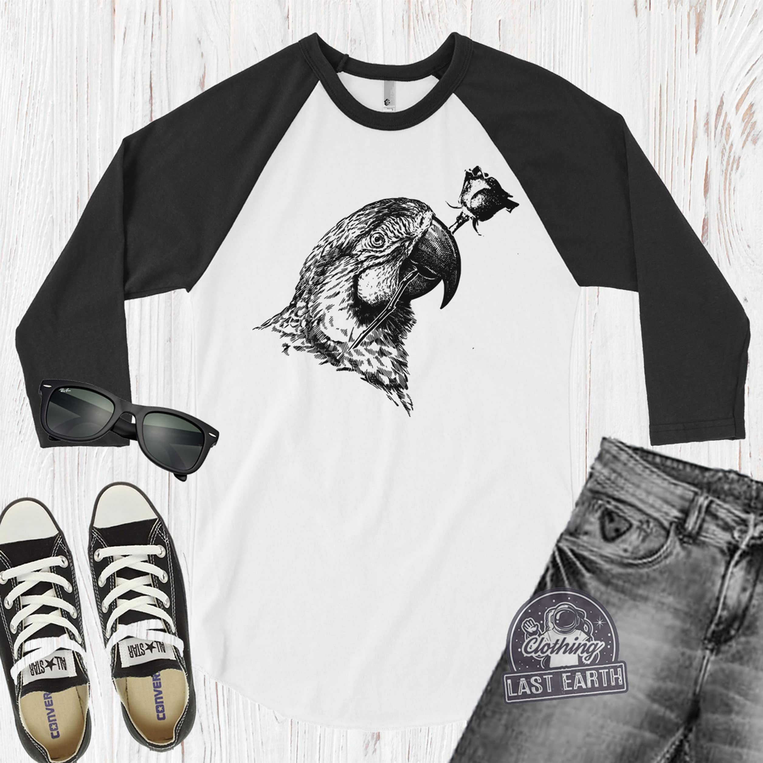 Unisex Parrot Love Bird Graphic Tee - Cute Rose Print T-Shirt for Valentine's Day | Funny Flower Shirt for Women & Men | Perfect Gift for Bird Lovers & Couples | Casual Wear, Date Night Outfit, Gift for Her/Him