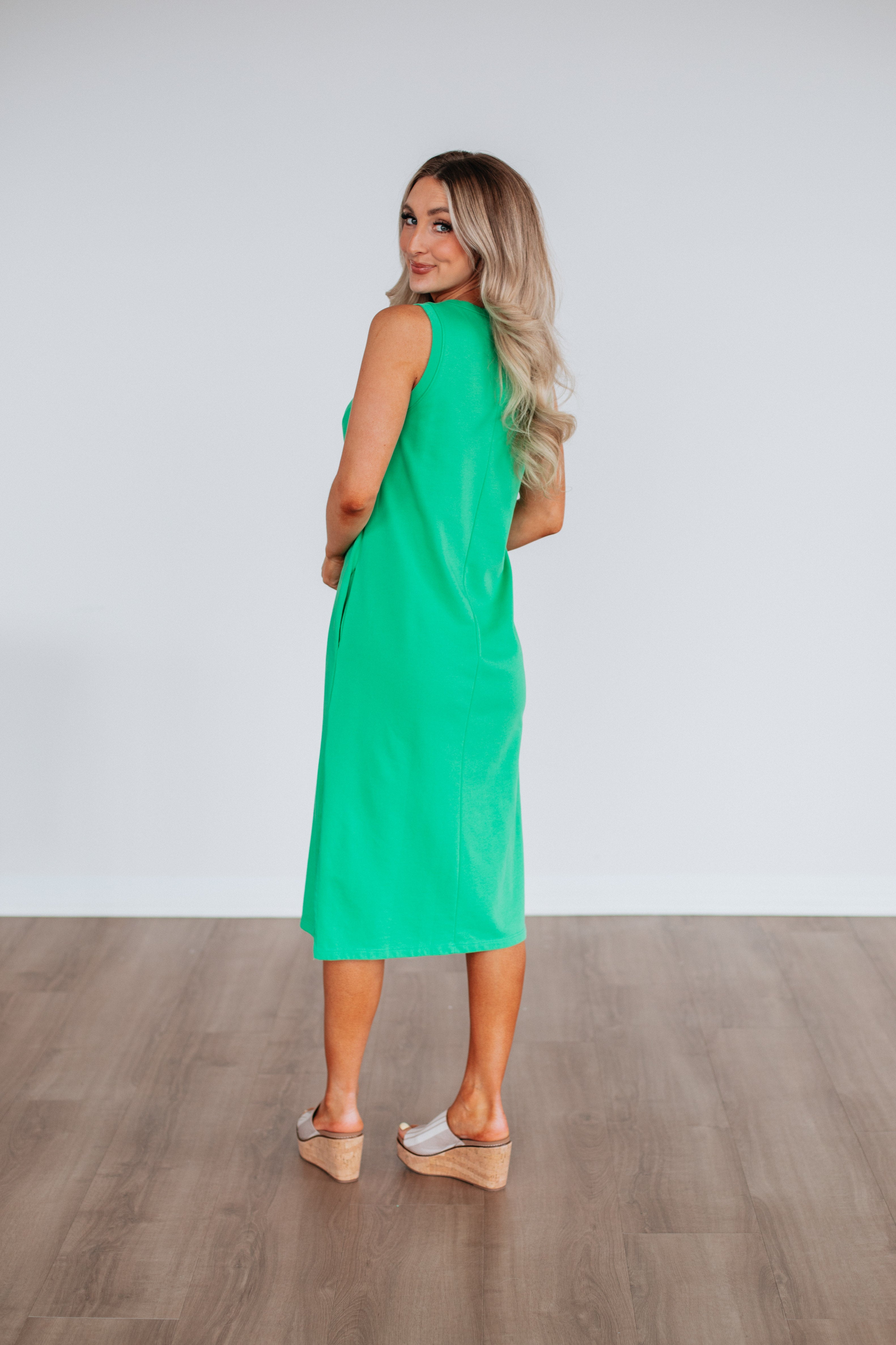 Alima Women's Midi Dress - Flowy A-Line Summer Dress with Pockets, Casual & Elegant Apple Print Design - Perfect for Beach Vacations, Brunch Dates & Office Wear