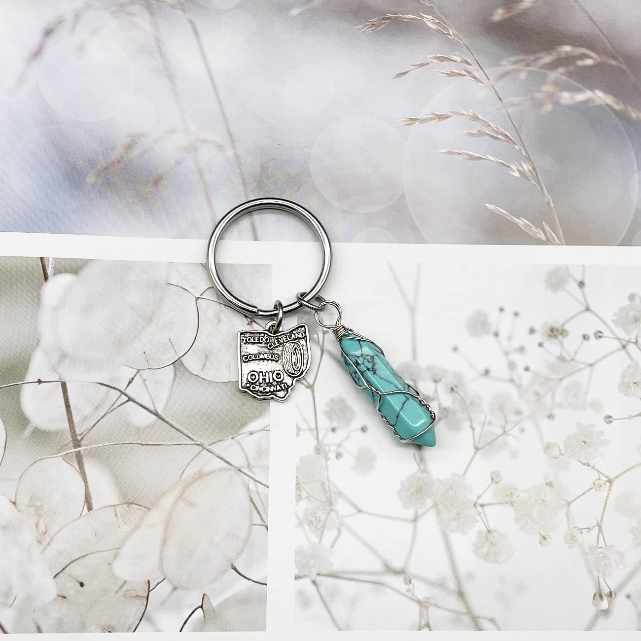 Natural Blue Turquoise Healing Crystal Keychain - US Map Design for Love & Miss You - Perfect for Gifts, Travel, and Spiritual Healing