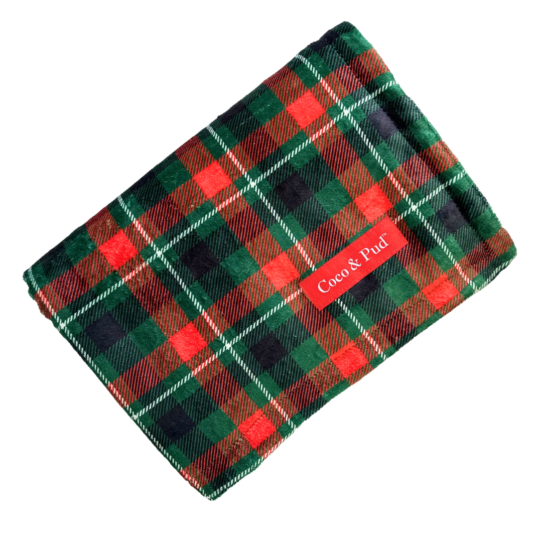 Premium Highland Hound Luxury Blanket - Ultra Soft & Warm Fleece Throw for Dogs - Perfect for Beds, Couches & Travel Use
