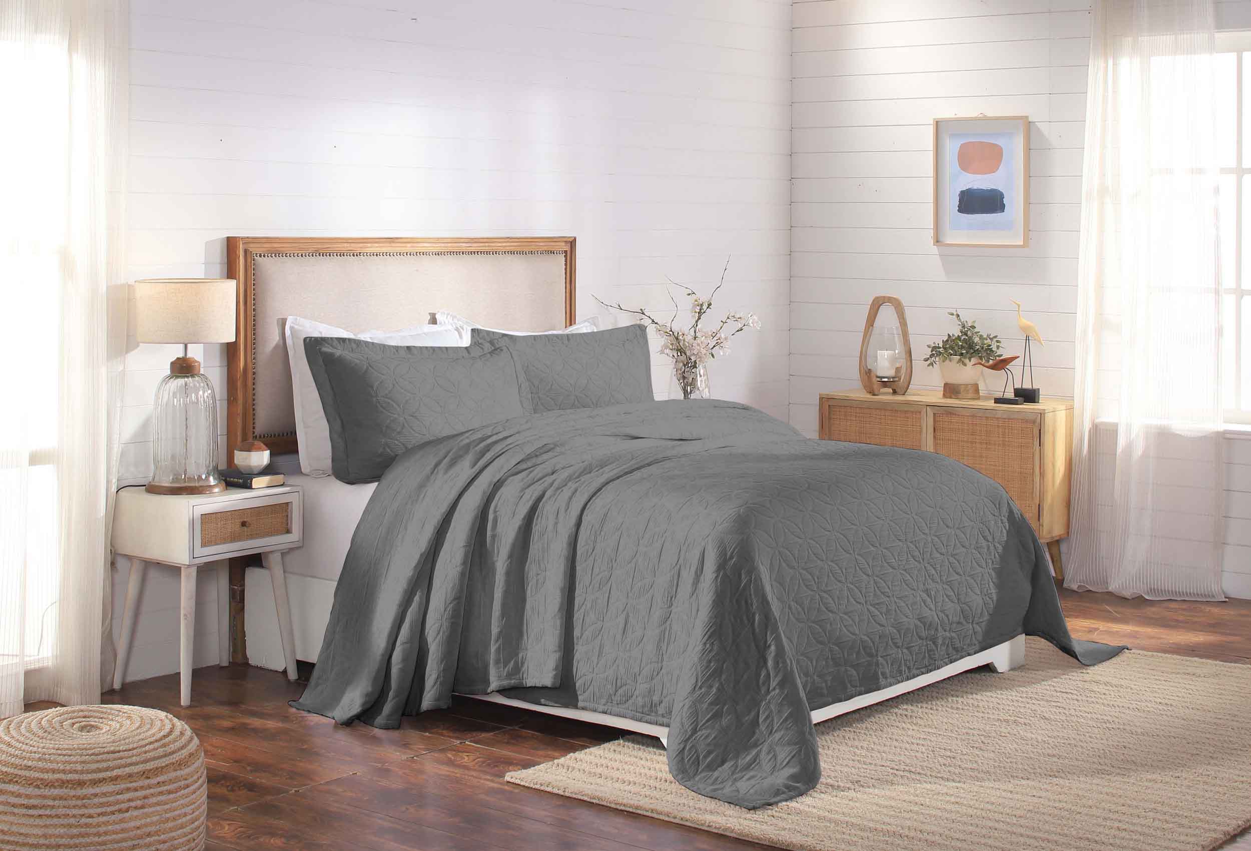 Serenity Cotton Matelasse Celtic Circle Airy Bedspread Set - Queen Size Lightweight Quilted Coverlet with All-Over Embroidery for Bedroom Decor, Guest Room & Cozy Home Styling