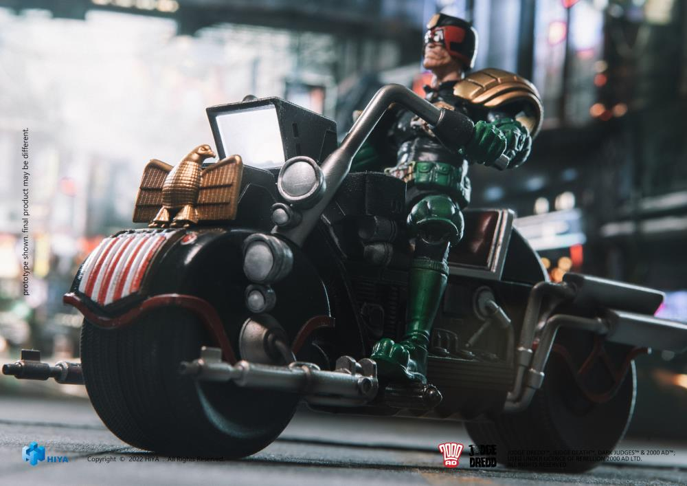 1/18 Scale HIYA 4-Inch Action Figure - Exquisite Judge Dredd & Lawmaster Mark II Collectible Toy for Display & Play | Perfect for Comic Fans, Collectors and Diorama Scenes