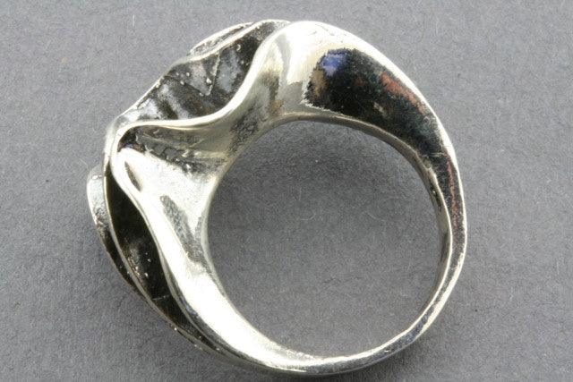 Clam Ring - Elegant Shell Jewelry for Women, Beach Wedding Accessory, Perfect for Summer Outfits & Boho Style
