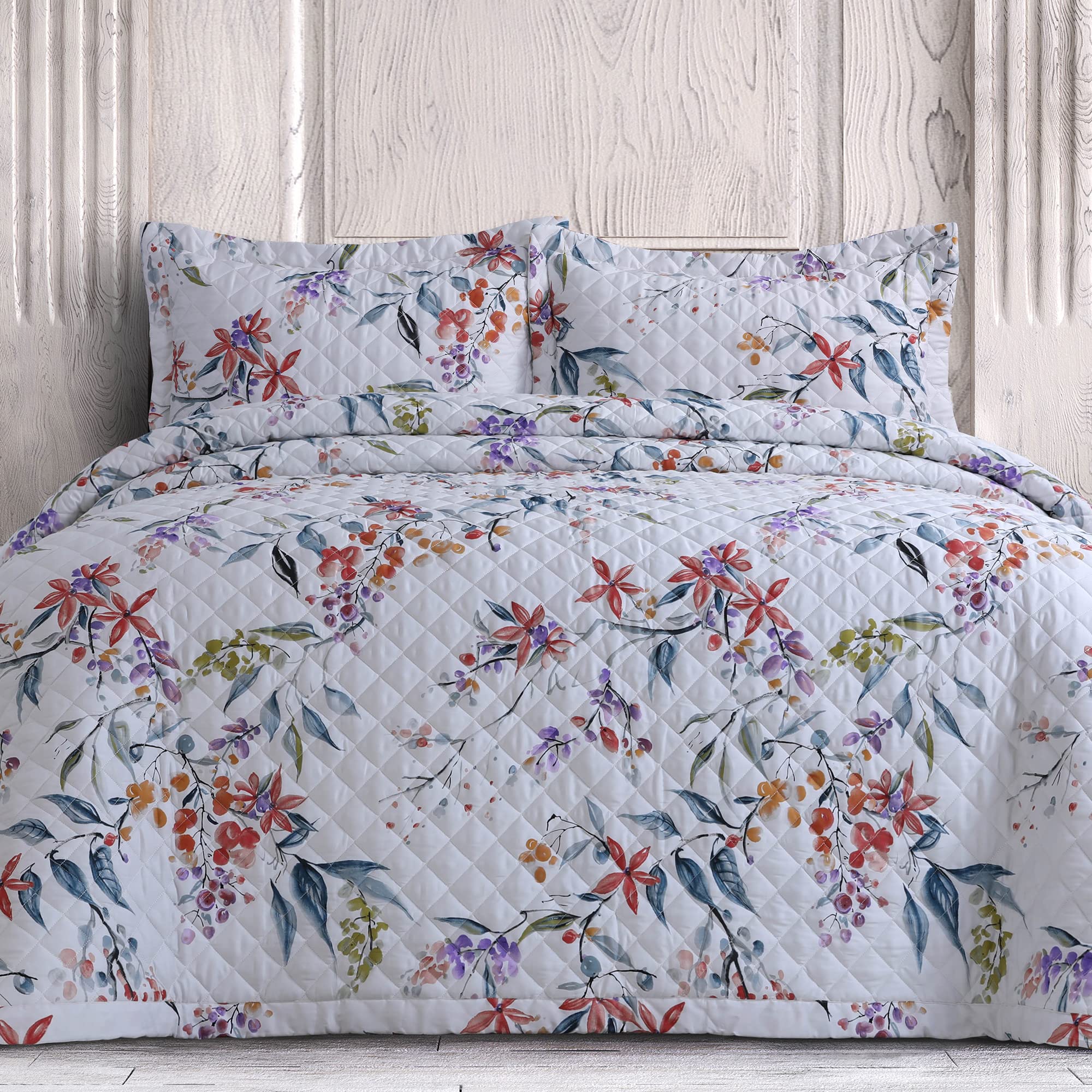 Azores Home Organic Cotton Queen Quilt Set - Oversized Floral 3-Piece Diamond Bedding with 1 Quilt & 2 Sham Pillowcases (300 Thread Count, Estella/Multicolor) | Soft & Breathable for All-Season Comfort in Bedroom, Guest Room or Vacation Home
