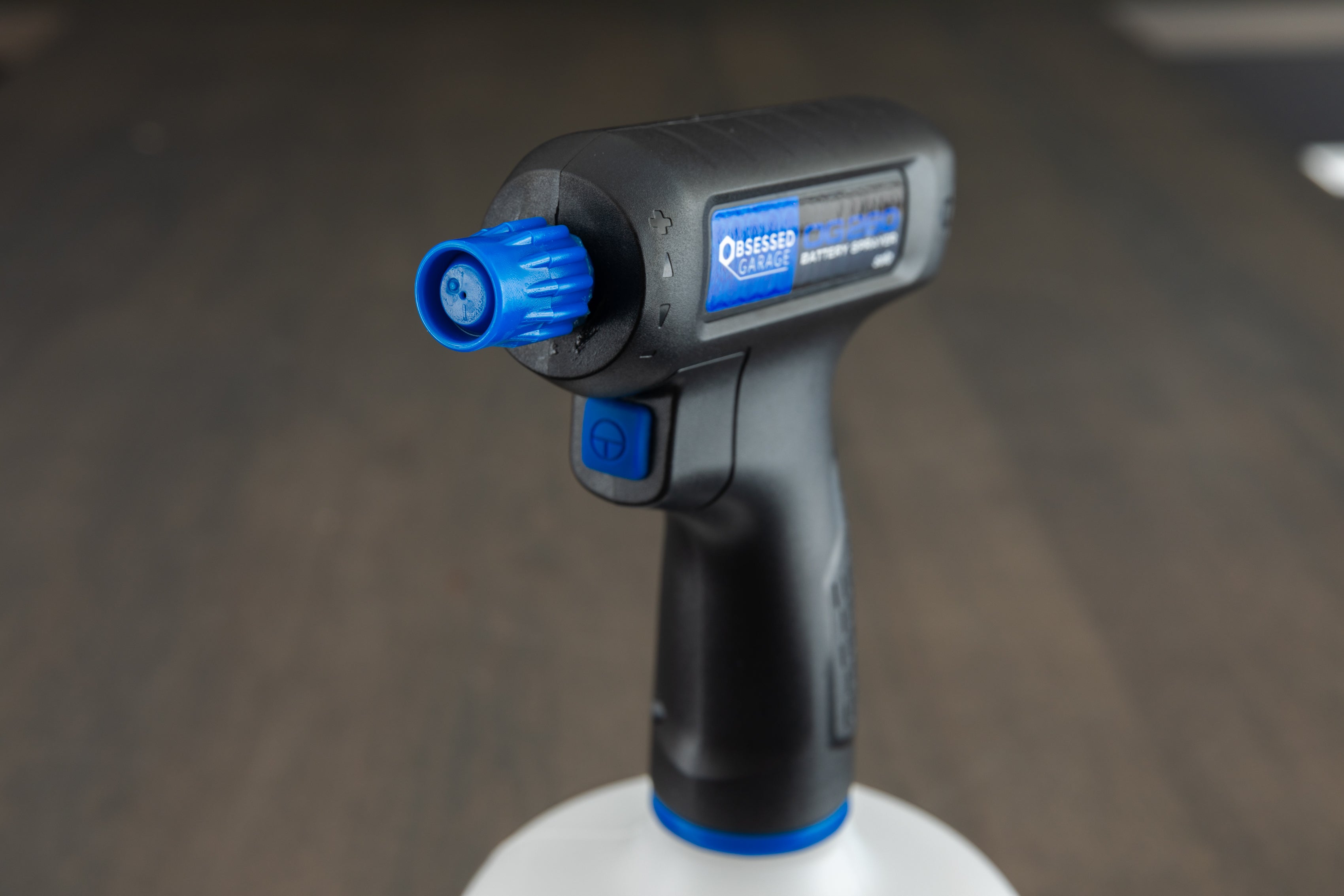 Obsessed Garage Handheld Battery-Powered Sprayer by Solo - Perfect for Car Detailing, Gardening & Home Cleaning