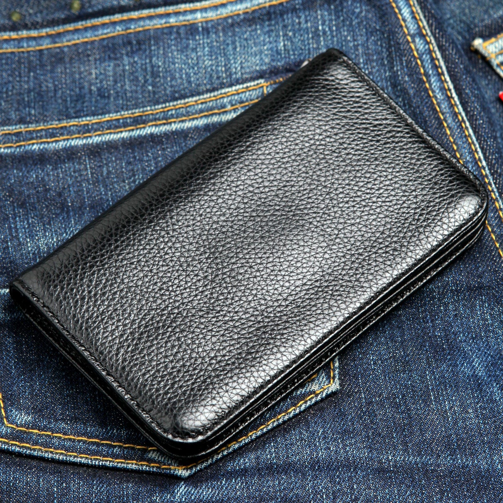 Genuine Leather Biker Chain Wallet for Men - Stylish Crossbody Wallet with Metal Chain - Perfect for Motorcycle Riders, Bikers, and Everyday Use