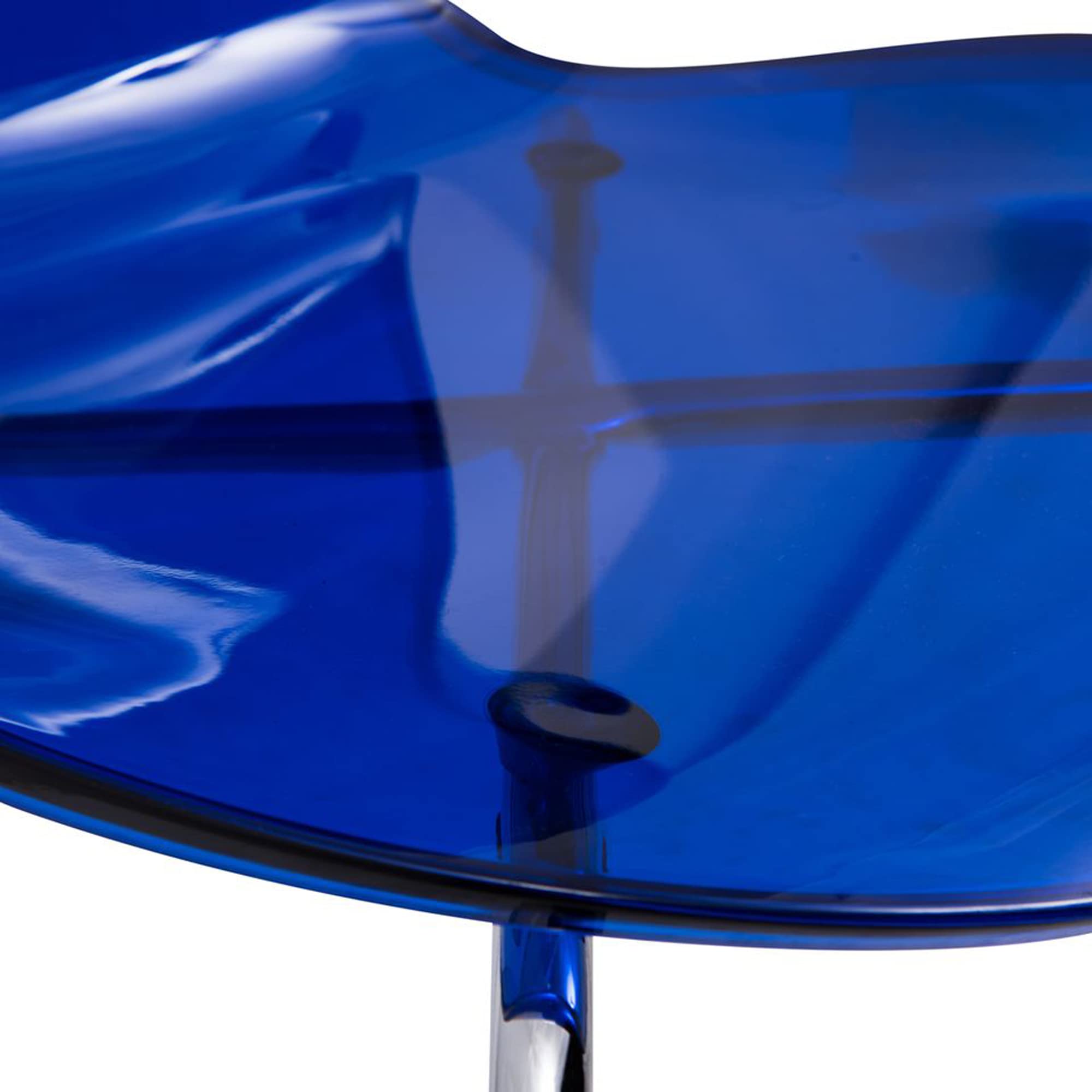 LeisureMod Modern Indoor/Outdoor Transparent Blue Acrylic Side Chair - Contemporary Home Decor for Living Room, Patio & Garden