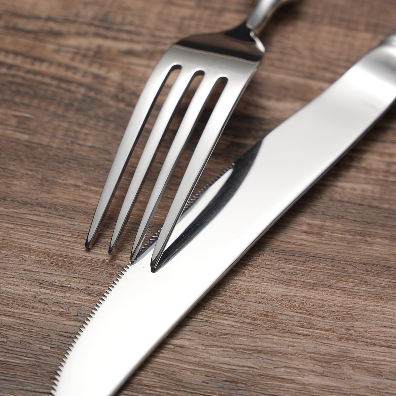 24-Piece Stainless Steel Flatware Set for 6 - Vintage Wheat Ears Embossed Silverware Set with Spoons, Forks & Knives | Dishwasher Safe Kitchen Cutlery | Elegant Dining & Entertaining Tableware (1810 Stainless Steel, Silver)