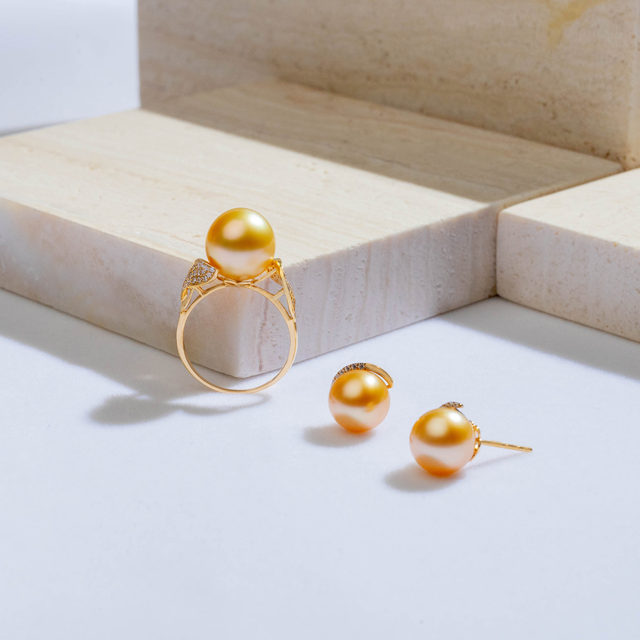 18K Gold South Sea Golden Pearl Ring KR00014 - Elegant Pearl Jewelry for Women, Luxury Bridal & Evening Wear Accessories