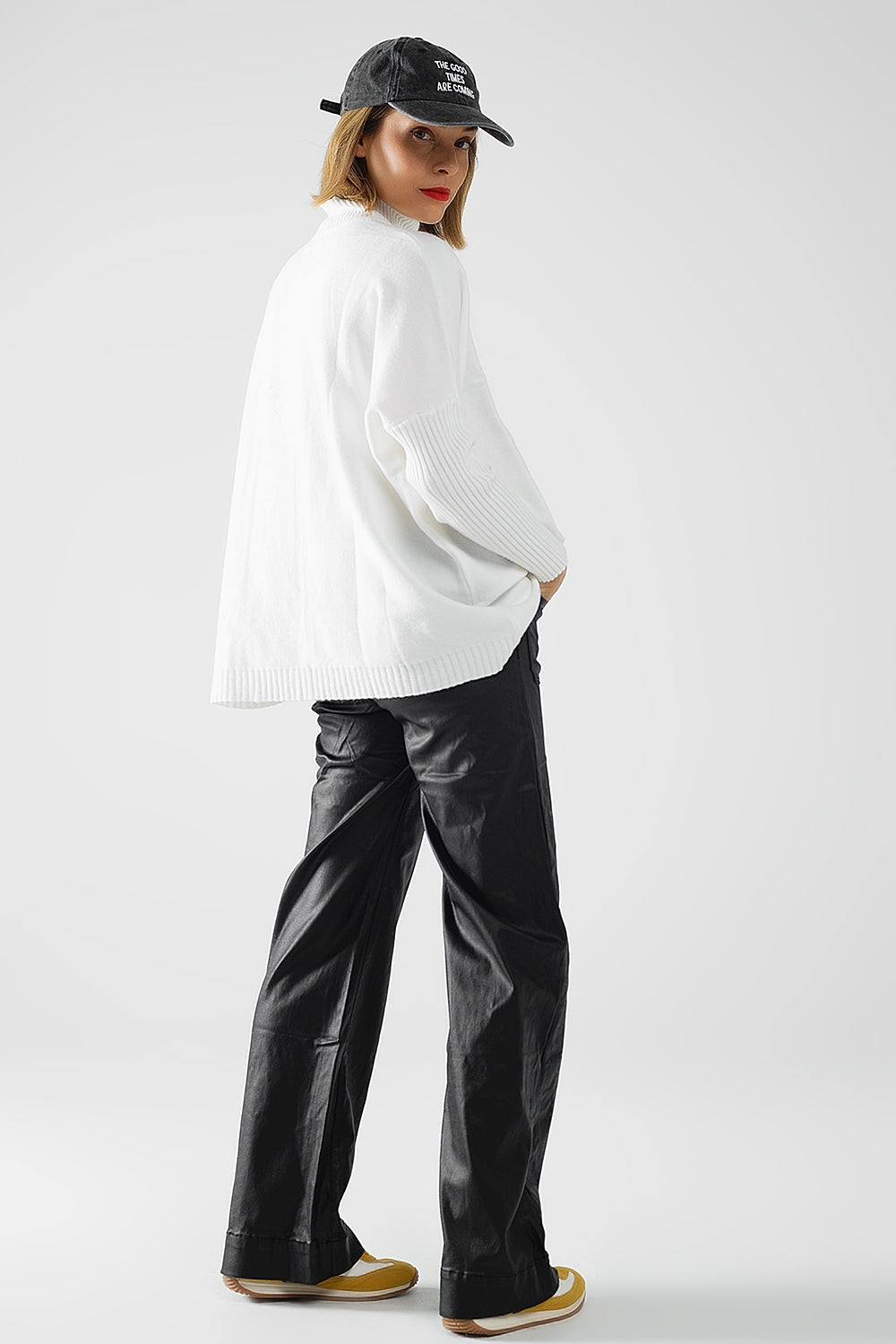 Faux Leather Wide Leg Pants with Pockets - Stylish & Comfortable Women's Trousers for Casual Outfits, Office Wear & Night Out