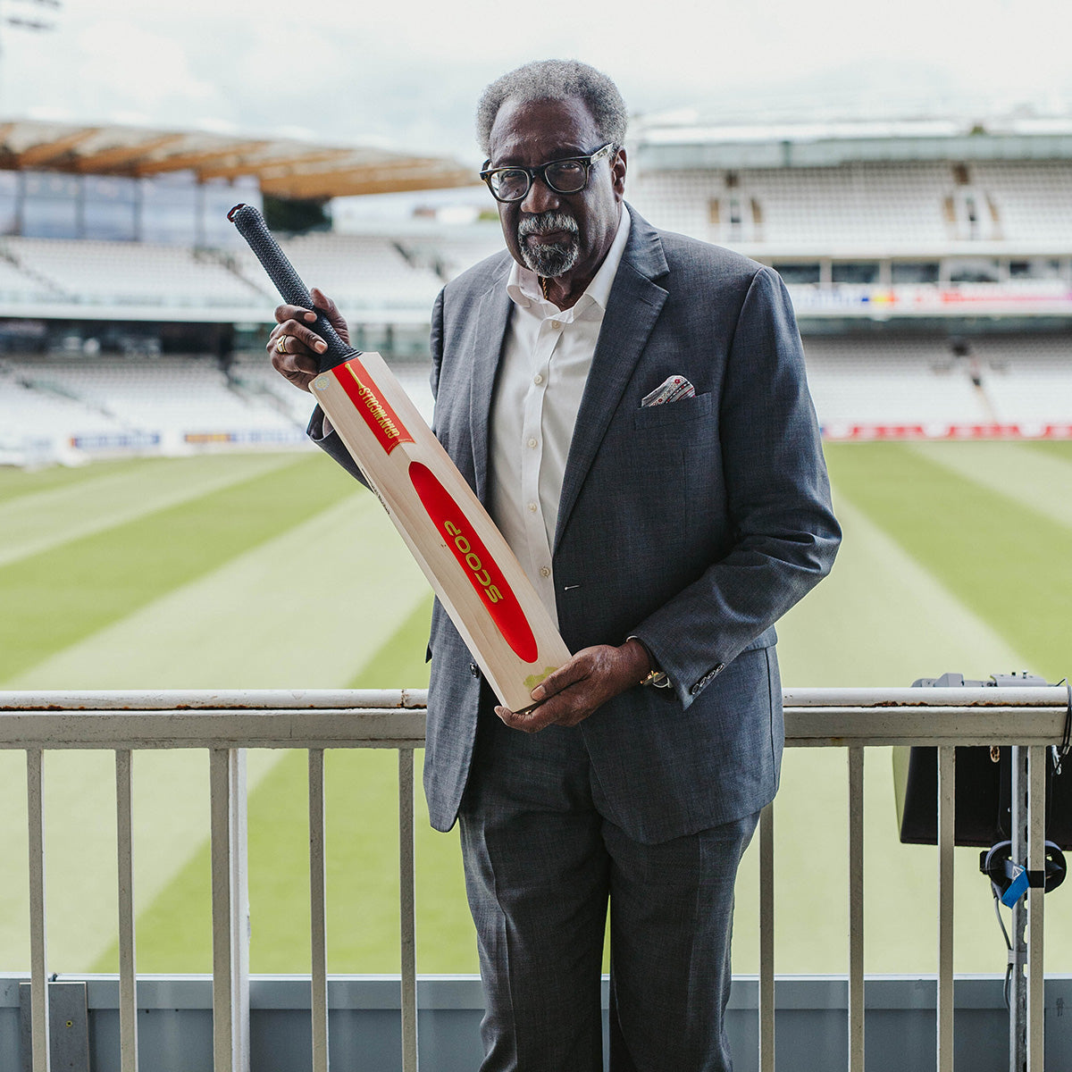 Gray Nicolls Scoop 50 Limited Edition Cricket Bat - Premium English Willow for Professional Players - Perfect for Matches & Training Sessions