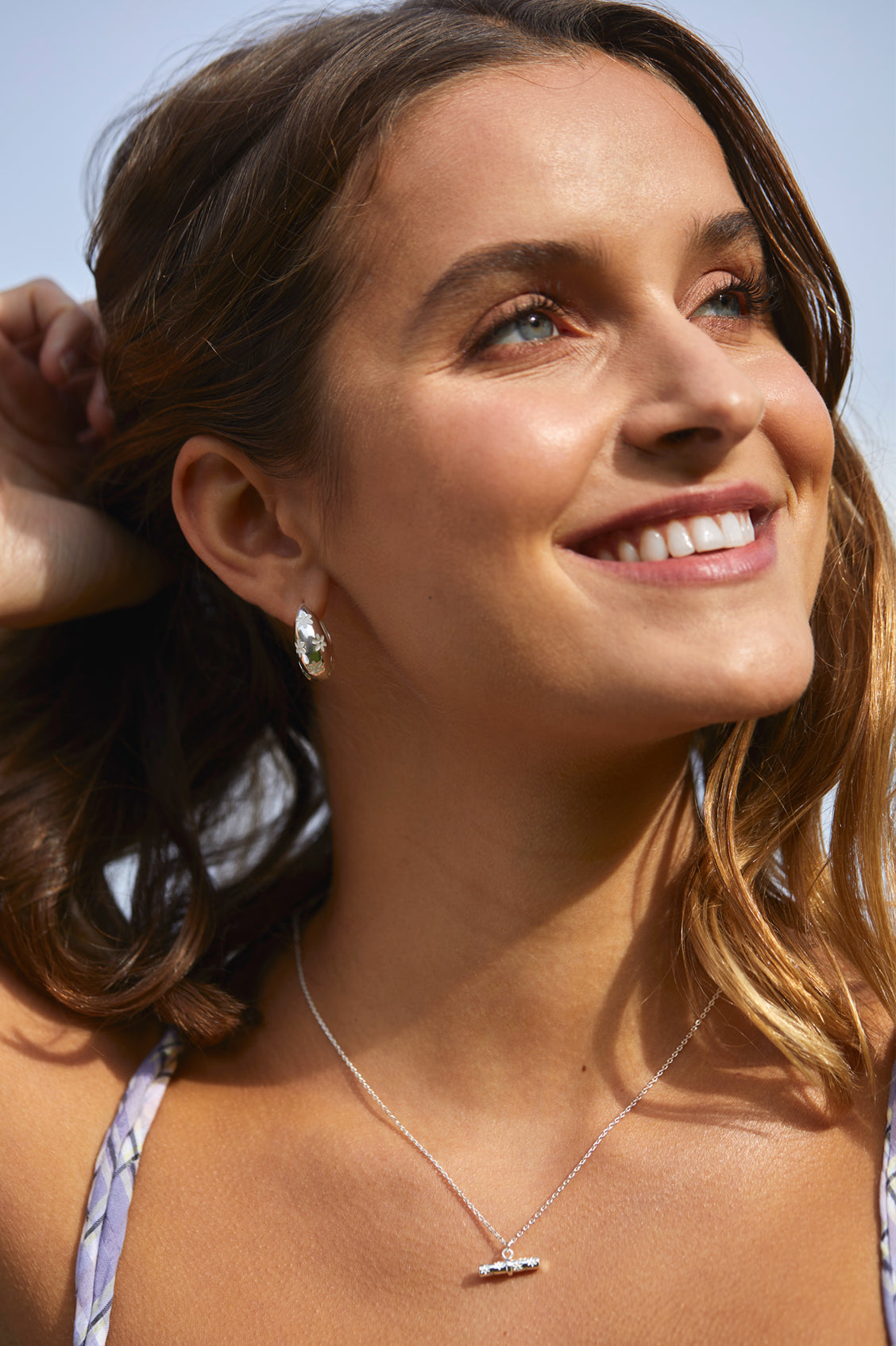 Elegant Floral T Bar Necklace for Women - Dainty Gold Pendant Jewelry Gift for Her - Perfect for Weddings, Date Nights & Special Occasions
