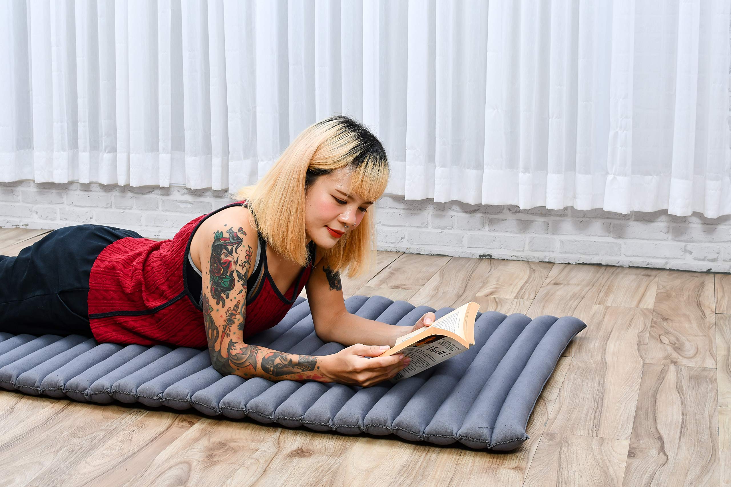 Leewadee Foldable Floor Mattress - Japanese Roll Up Futon & Trifold Tatami Mat - Guest Floor Bed & Camping Mattress - Thai Massage Mat with Kapok Filling (75